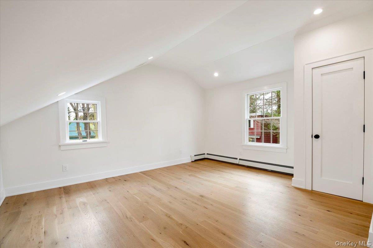 1000 Washington Drive, Centerport, NY 11721