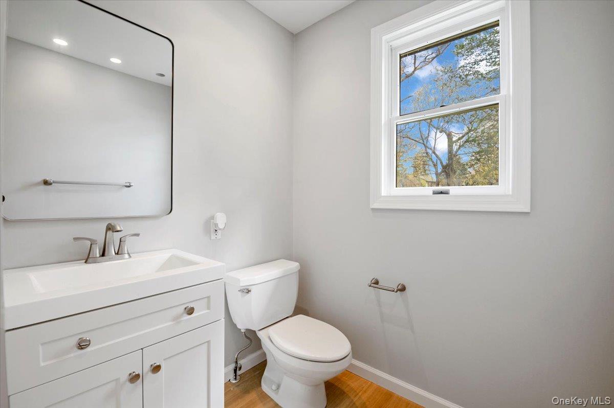 1000 Washington Drive, Centerport, NY 11721