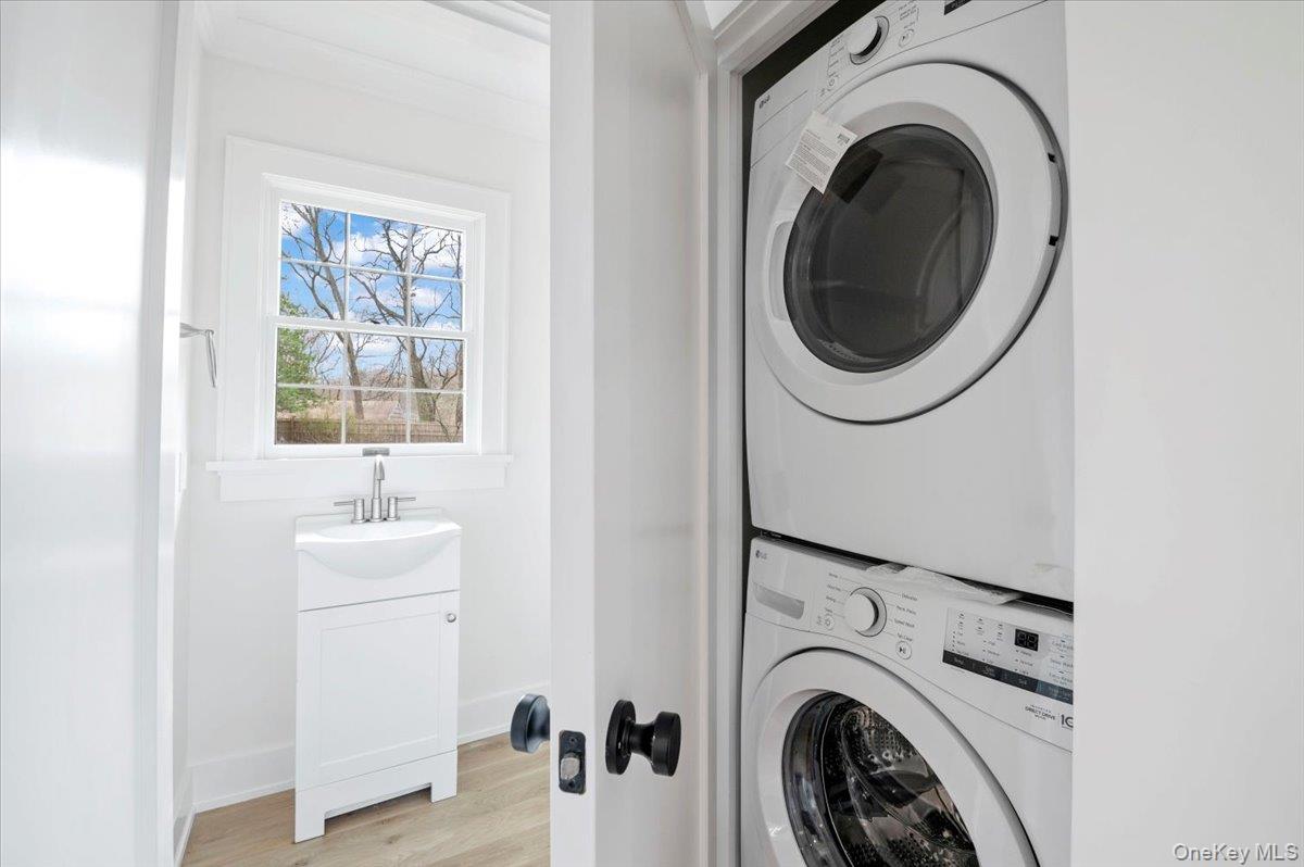 1000 Washington Drive, Centerport, NY 11721