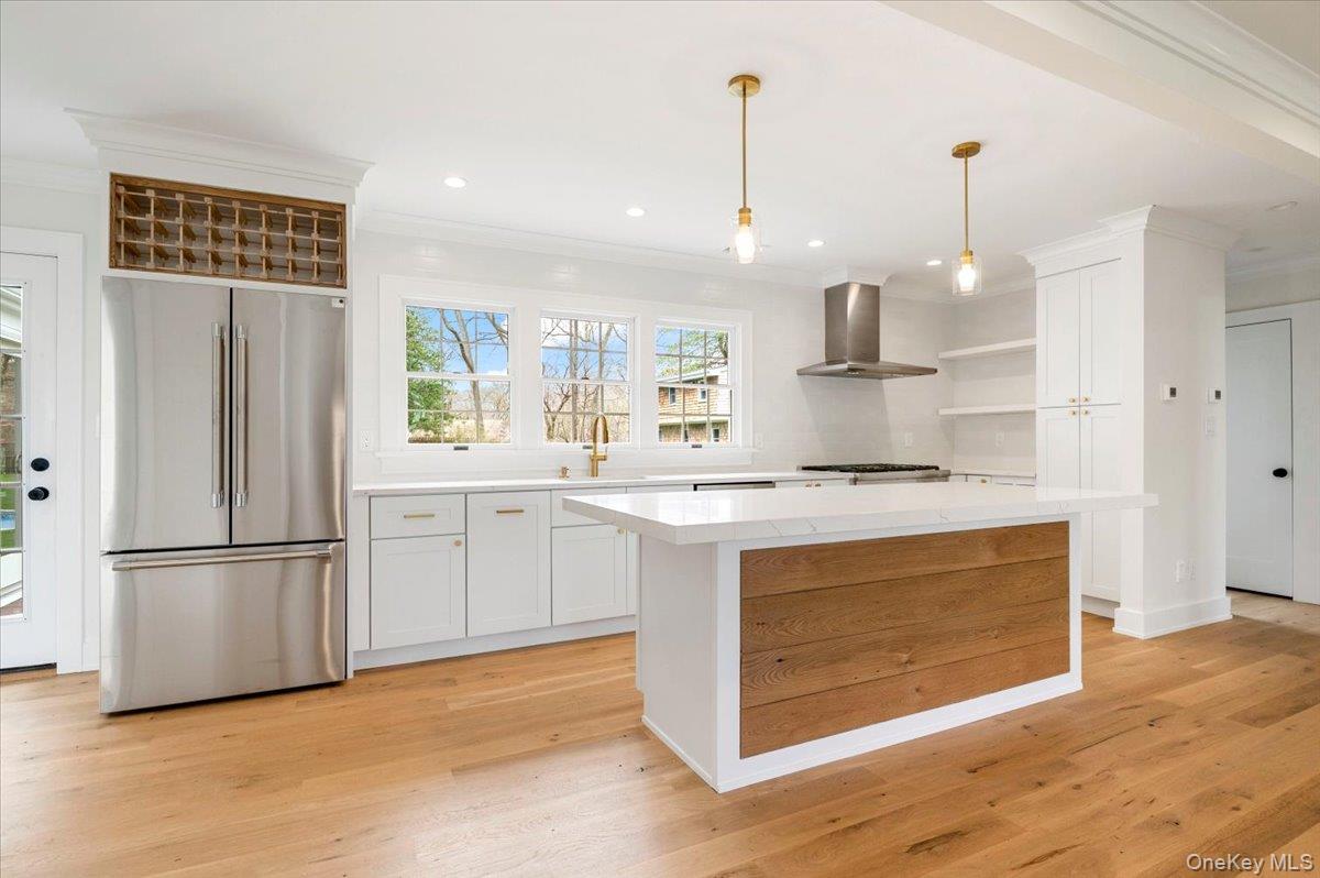 1000 Washington Drive, Centerport, NY 11721