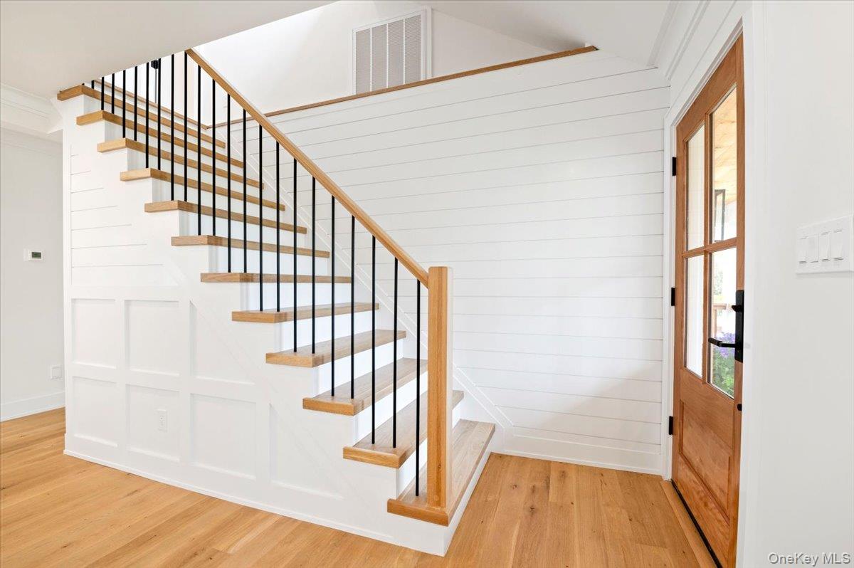 1000 Washington Drive, Centerport, NY 11721