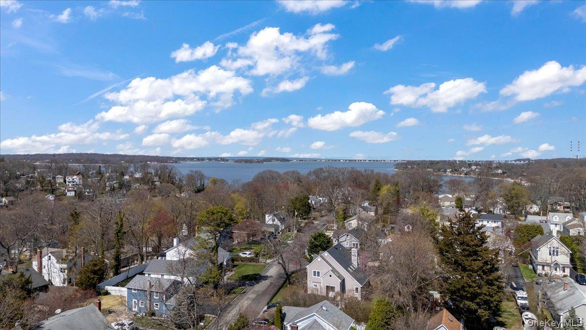 1000 Washington Drive, Centerport, NY 11721