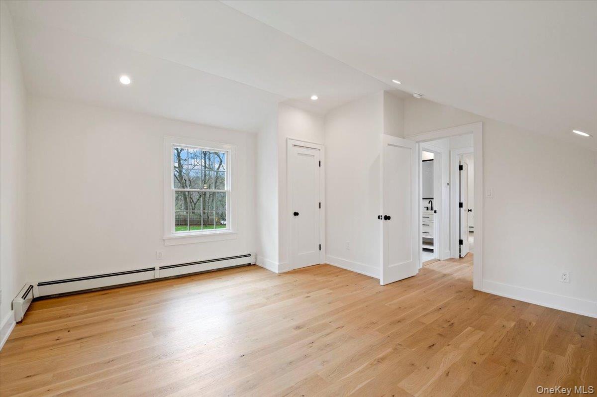 1000 Washington Drive, Centerport, NY 11721