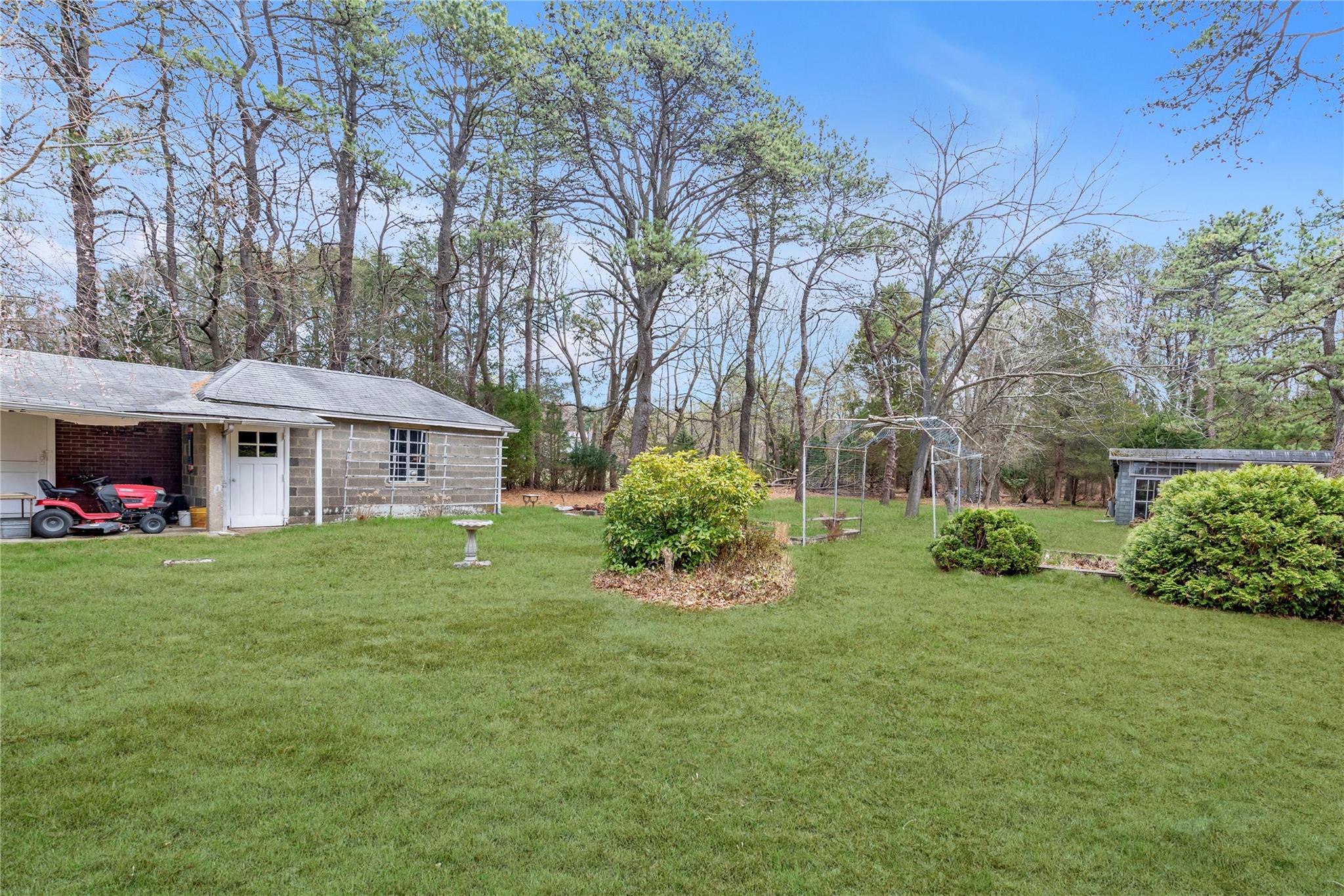 420 Old Country Road, Melville, NY 11747