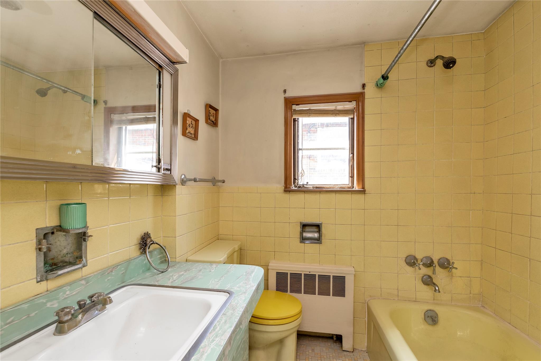 420 Old Country Road, Melville, NY 11747