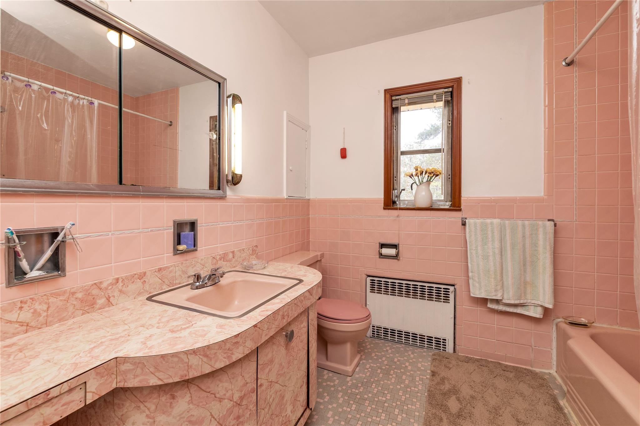 420 Old Country Road, Melville, NY 11747