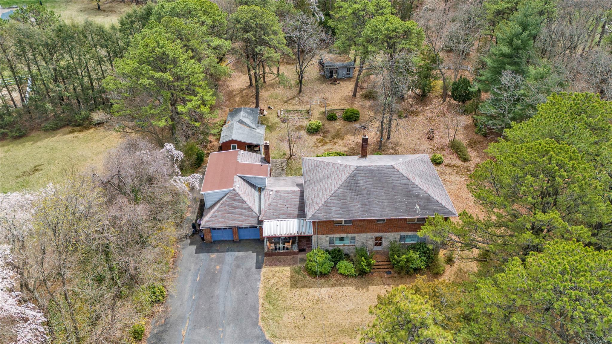 420 Old Country Road, Melville, NY 11747