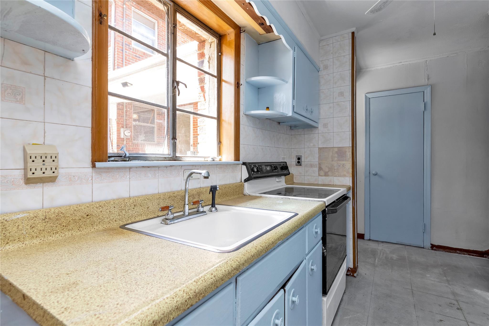 420 Old Country Road, Melville, NY 11747