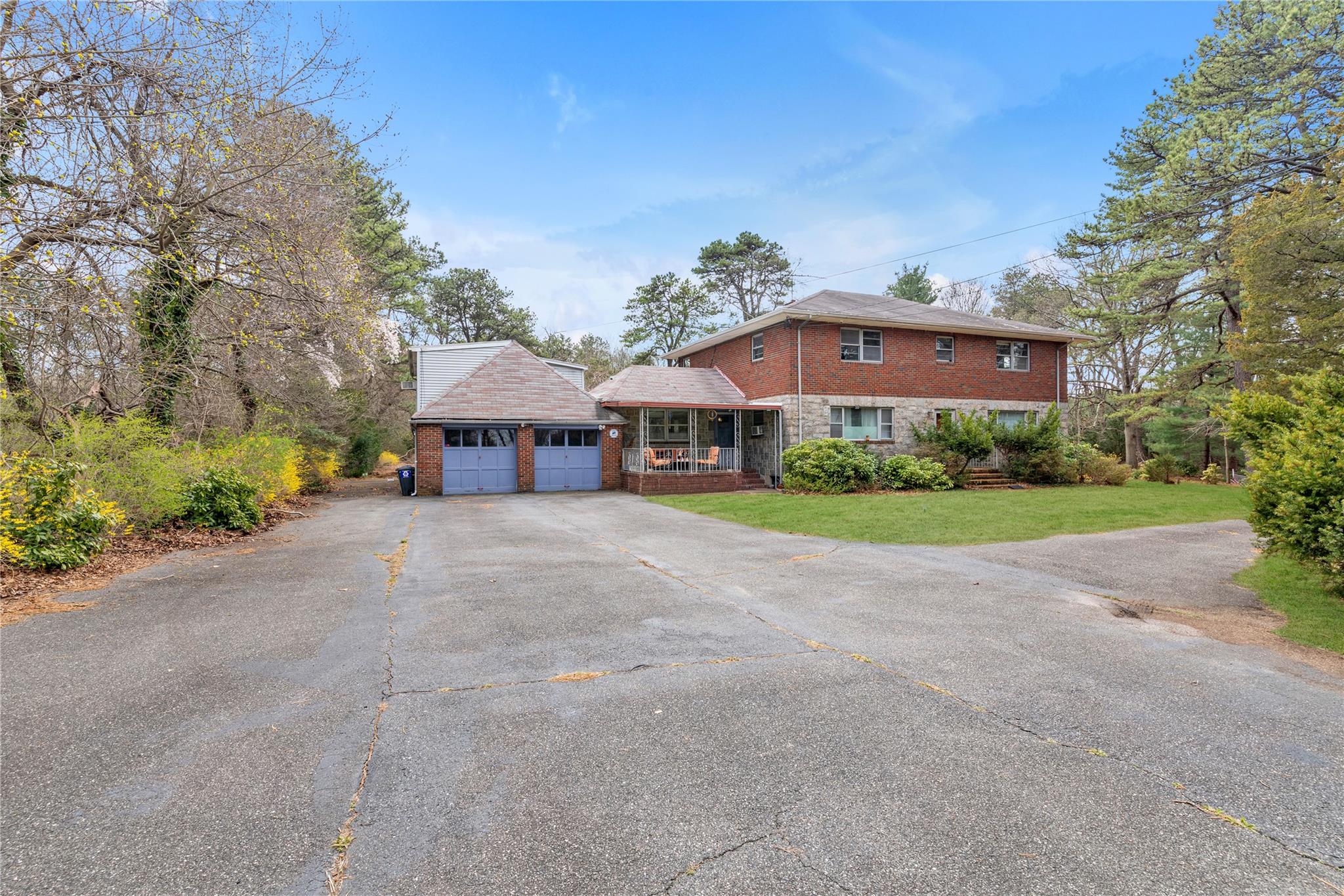 420 Old Country Road, Melville, NY 11747