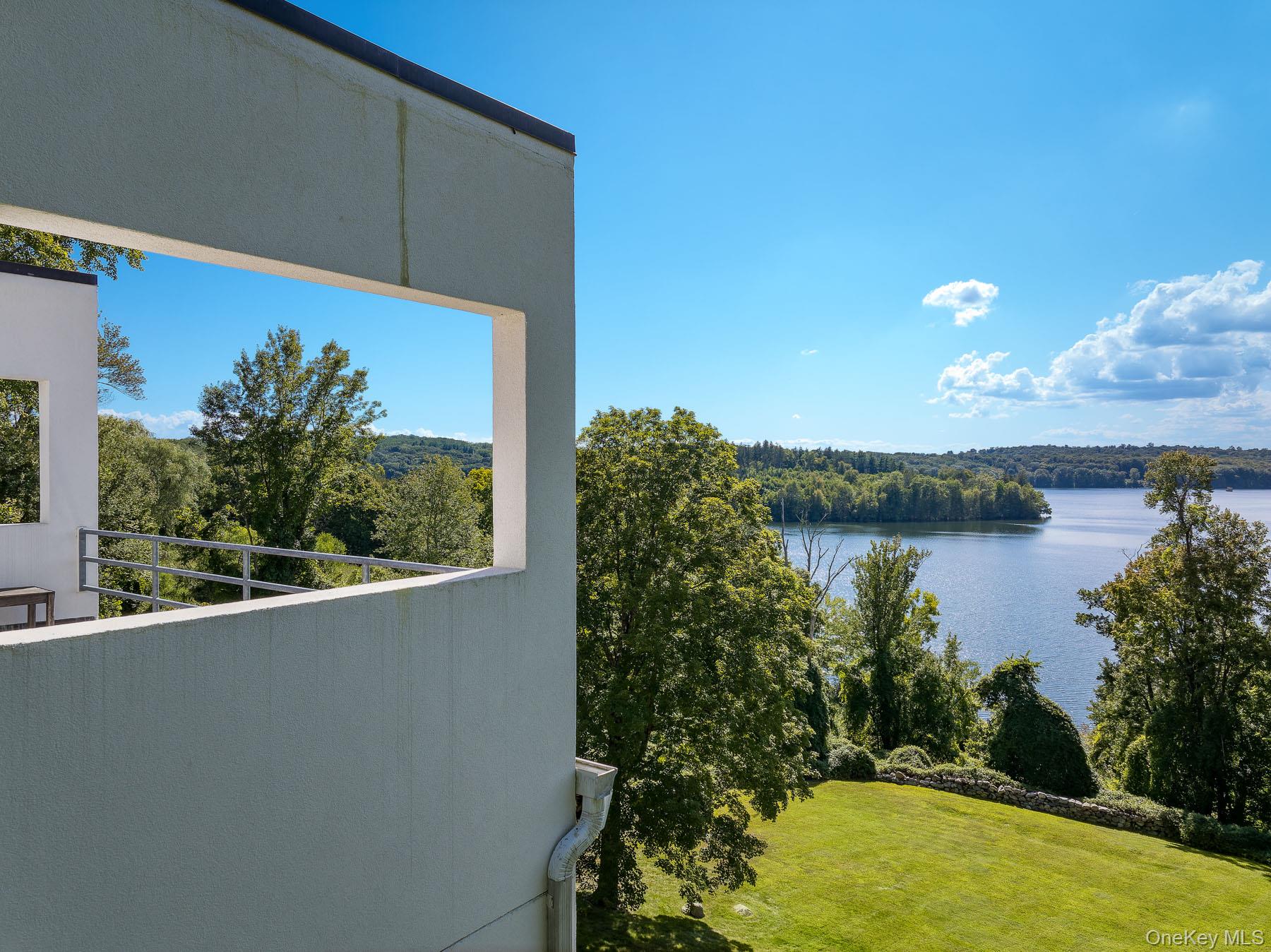 7 East Lake Drive, Katonah, NY 10536