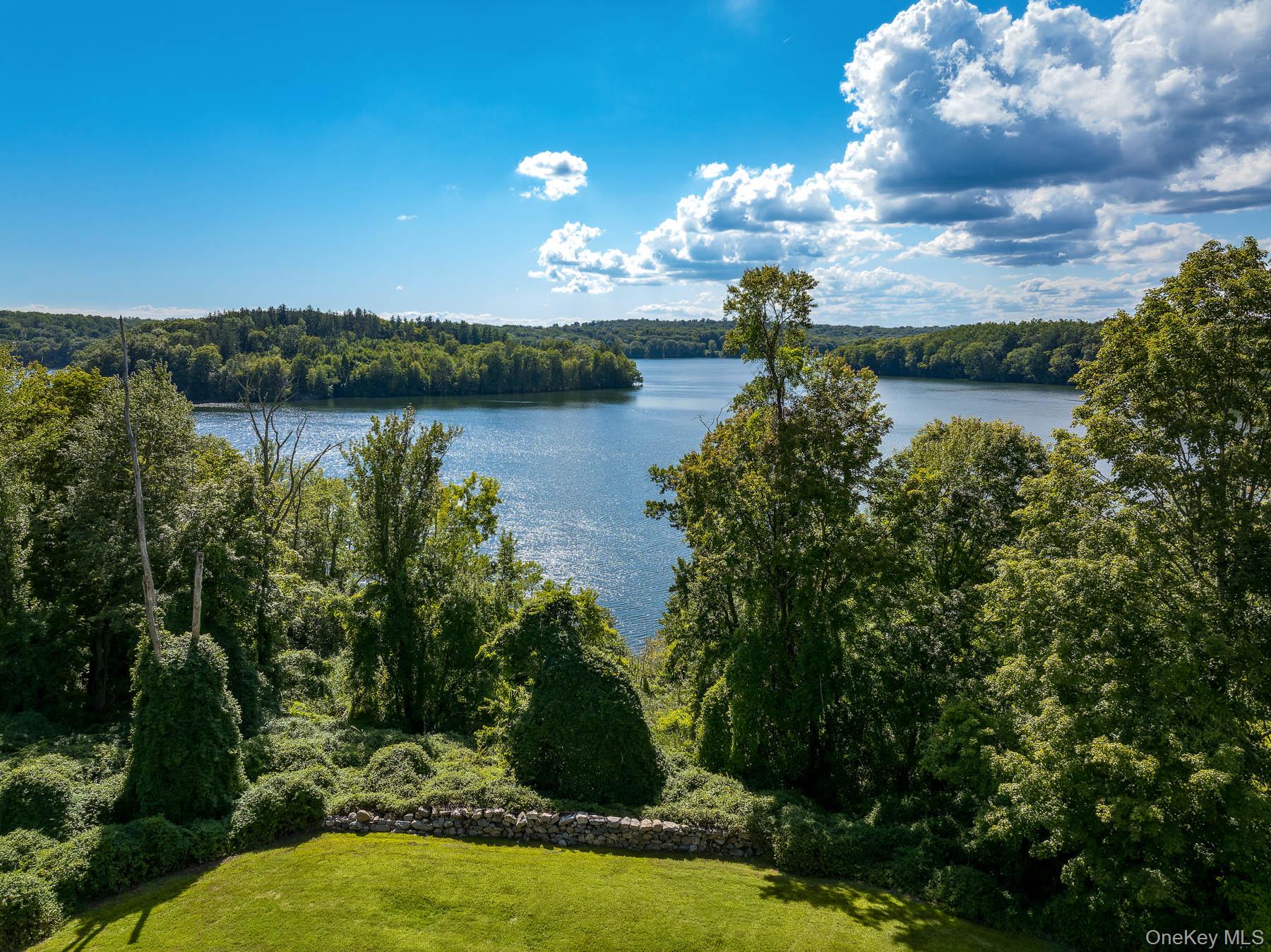 7 East Lake Drive, Katonah, NY 10536