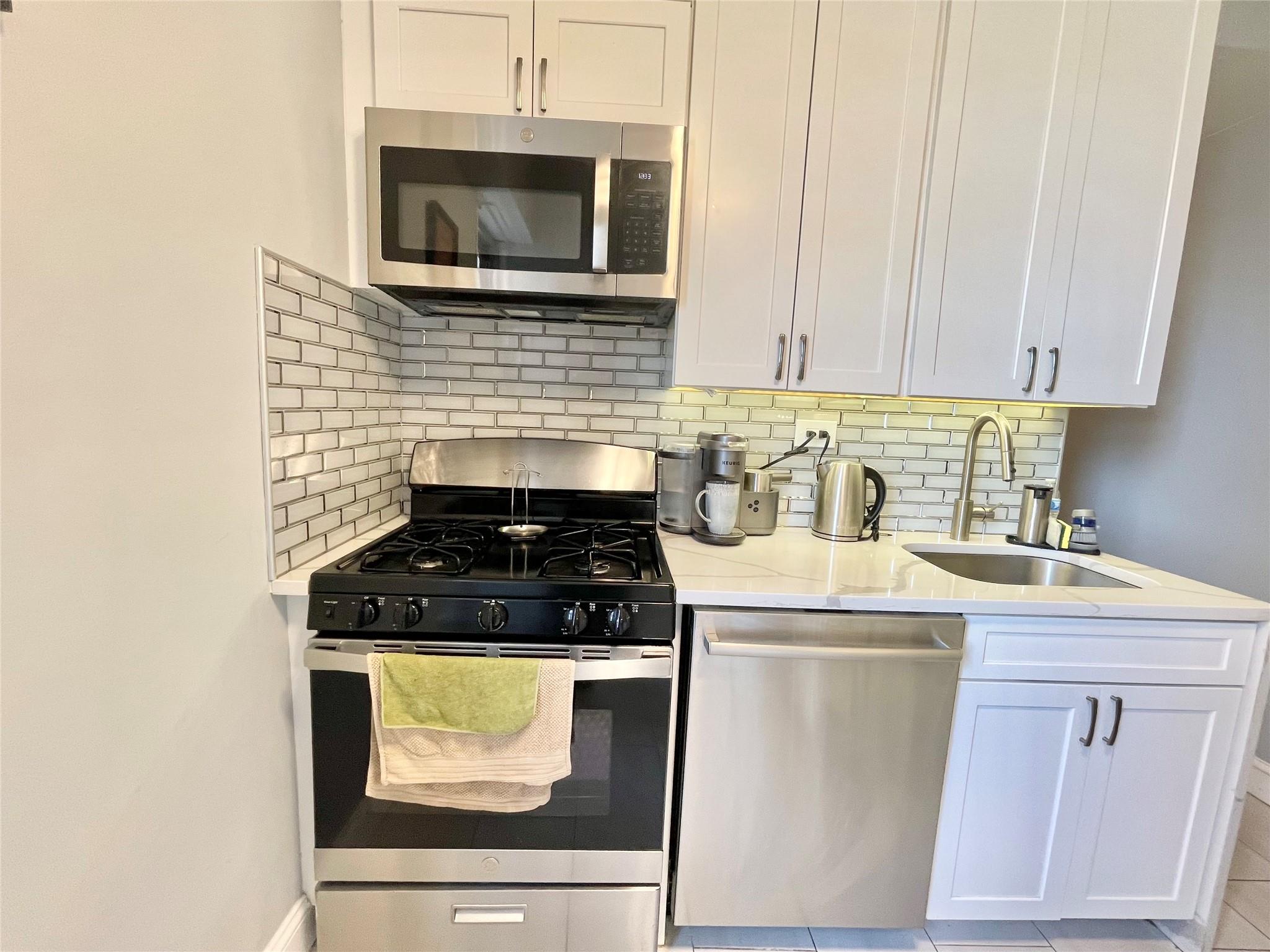 61-20 Grand Central Parkway # A1503, Forest Hills, NY 11375