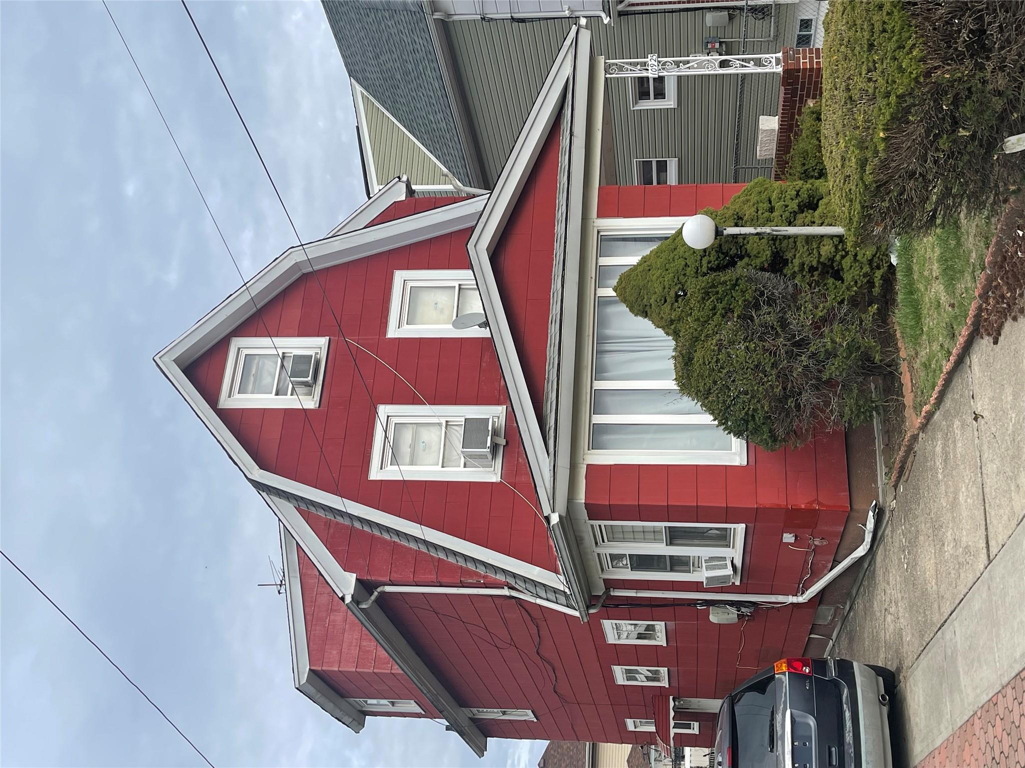 10925 208th Street, Queens Village, NY 11429