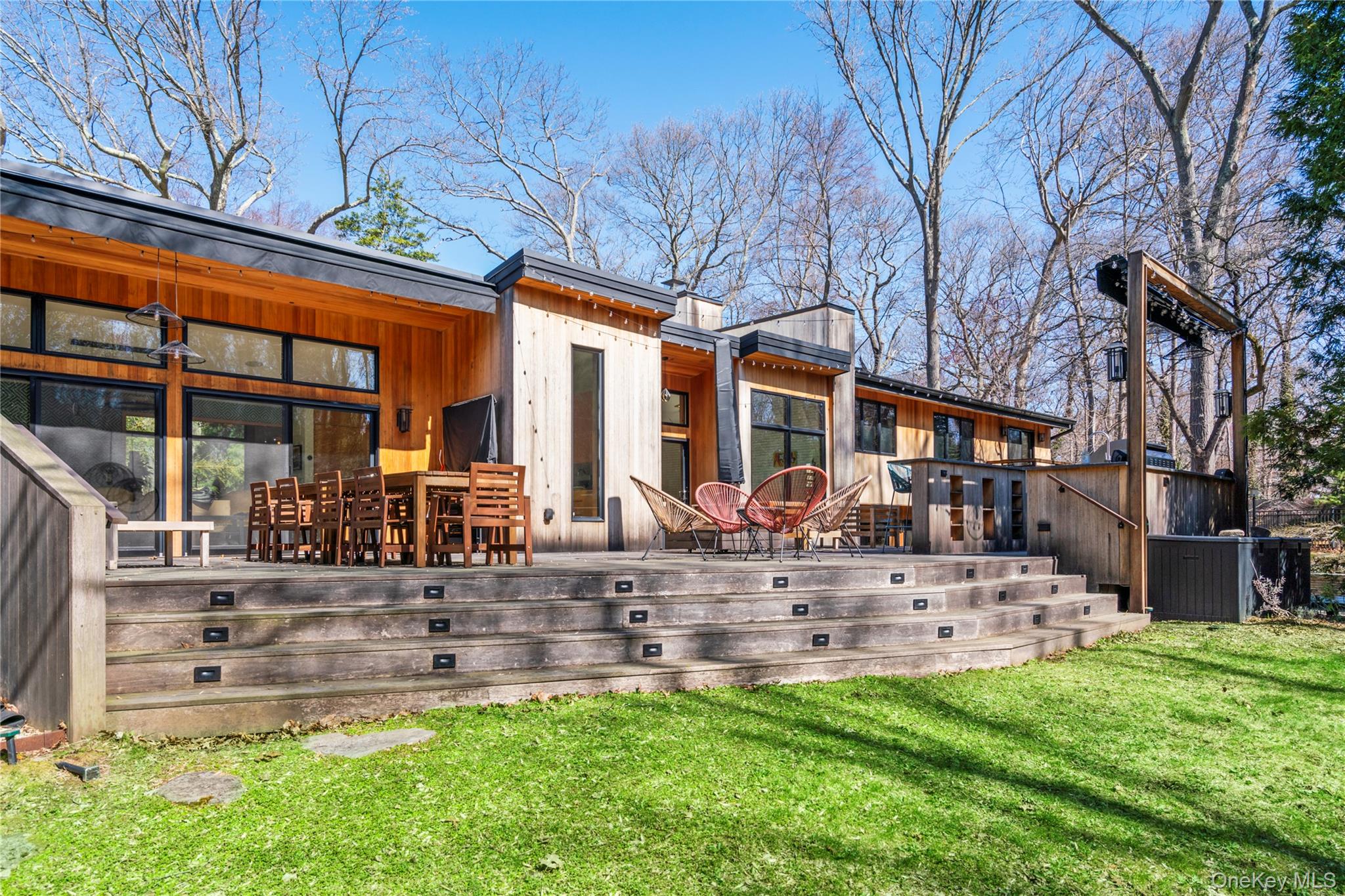 14 Tall Tree Court, Cold Spring Harbor, NY 11724