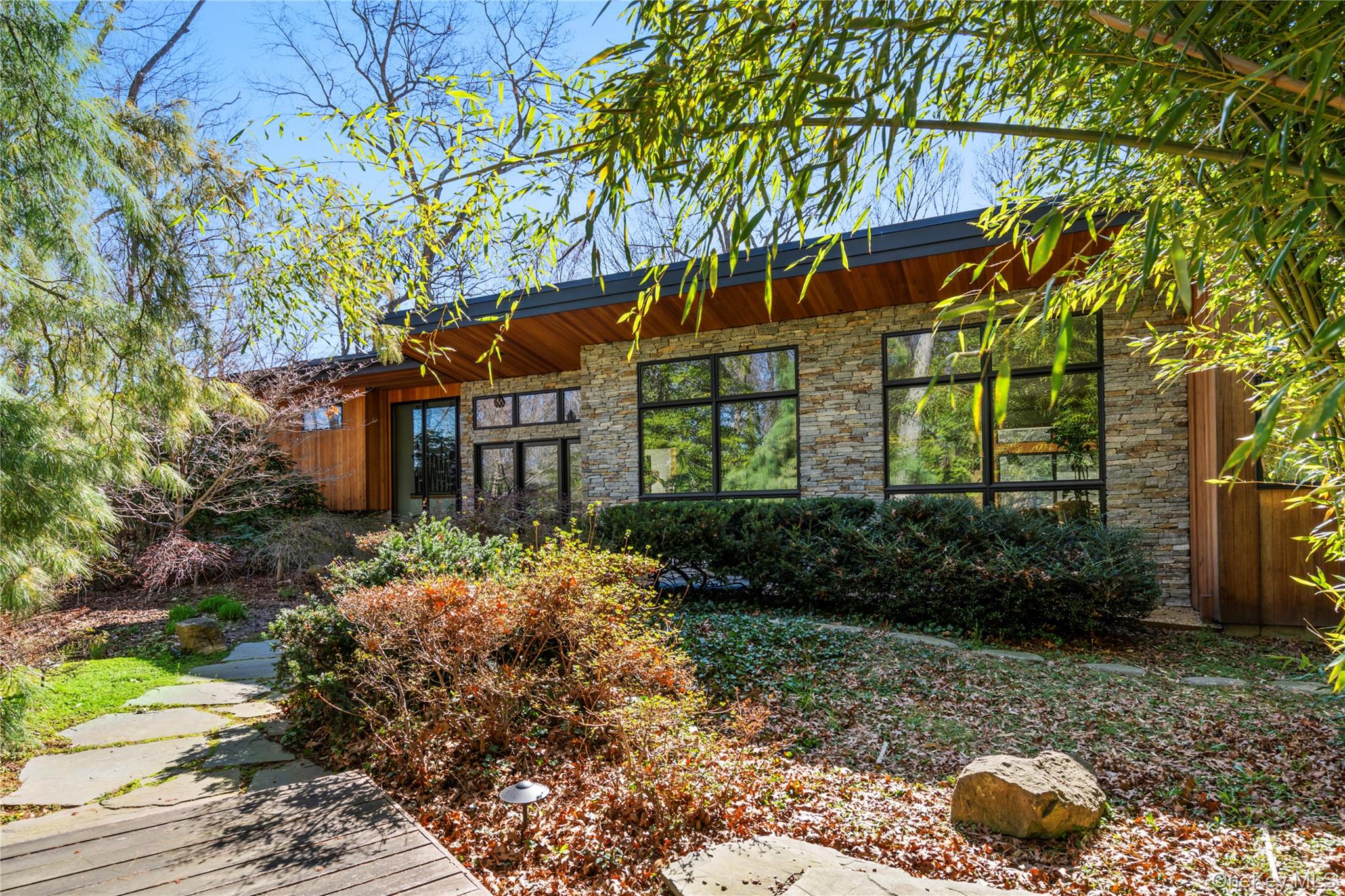 14 Tall Tree Court, Cold Spring Harbor, NY 11724