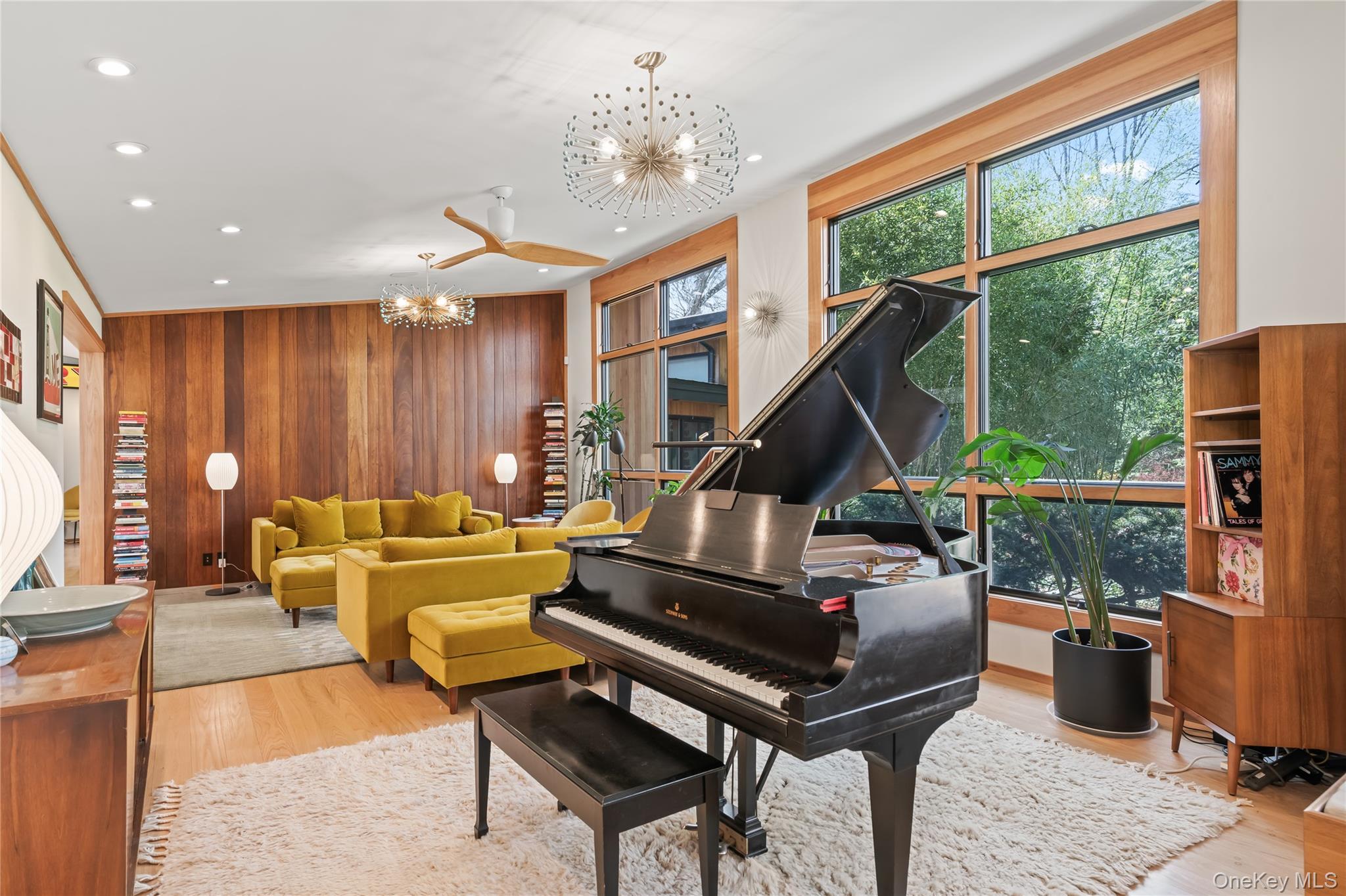 14 Tall Tree Court, Cold Spring Harbor, NY 11724