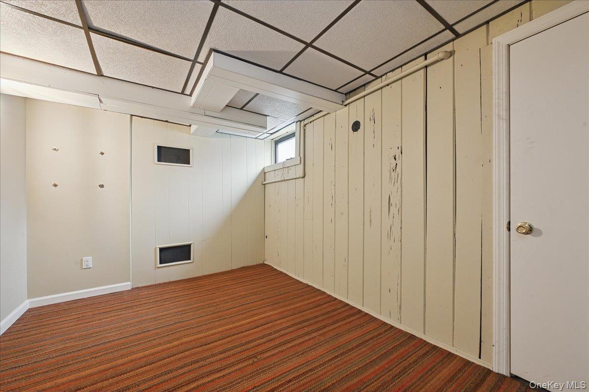 33 Dartmouth Street, Valley Stream, NY 11581