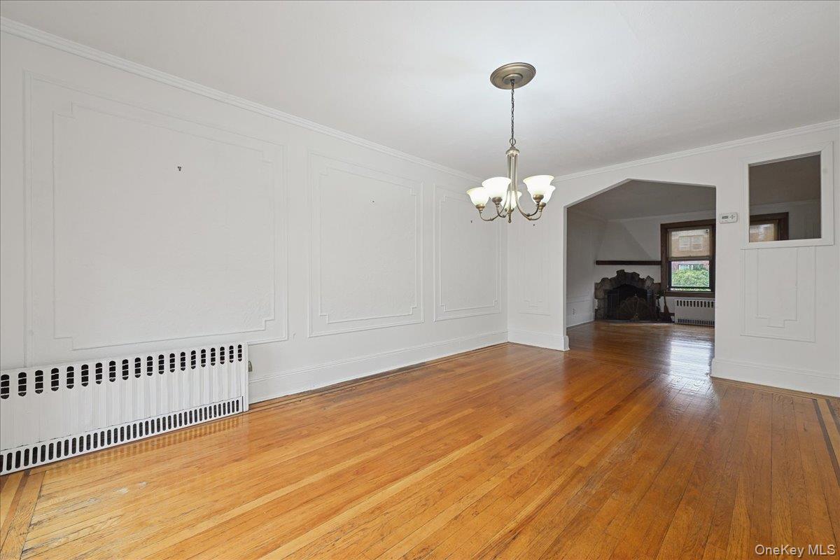 33 Dartmouth Street, Valley Stream, NY 11581