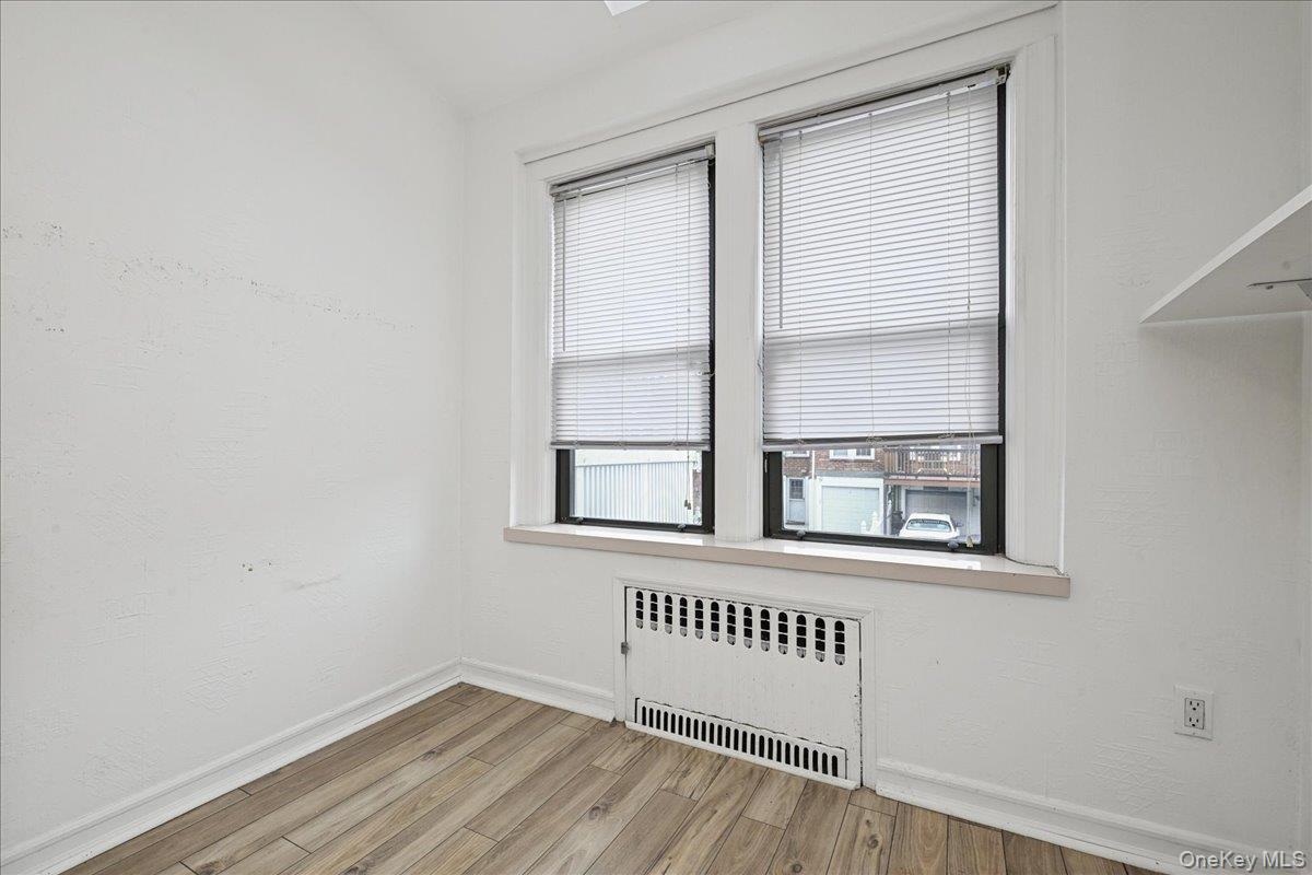 33 Dartmouth Street, Valley Stream, NY 11581