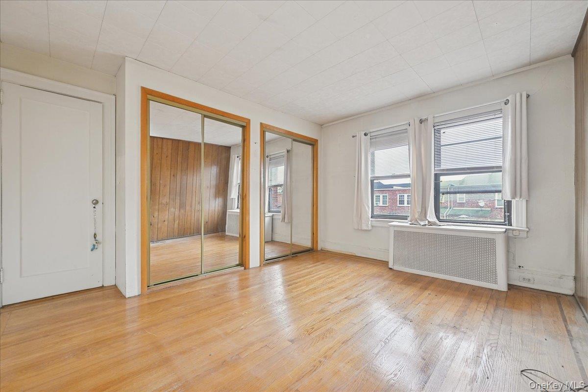 33 Dartmouth Street, Valley Stream, NY 11581