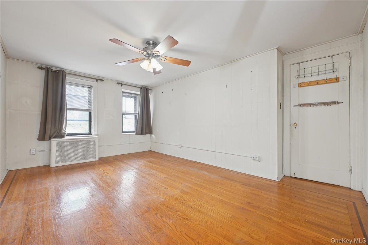 33 Dartmouth Street, Valley Stream, NY 11581