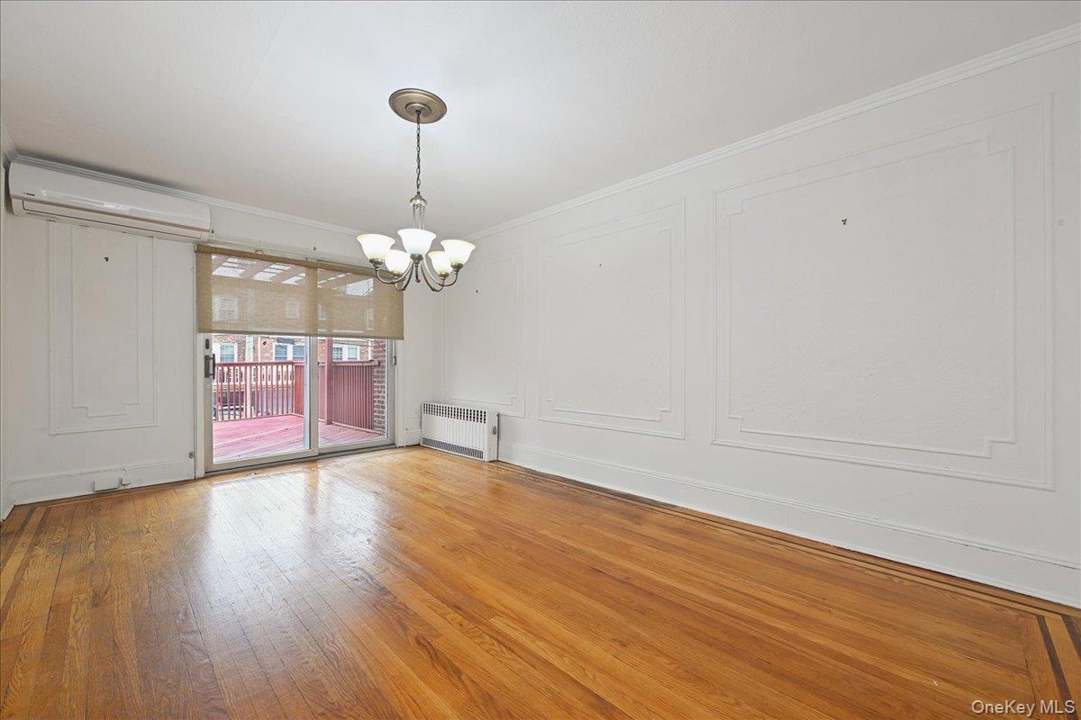 33 Dartmouth Street, Valley Stream, NY 11581