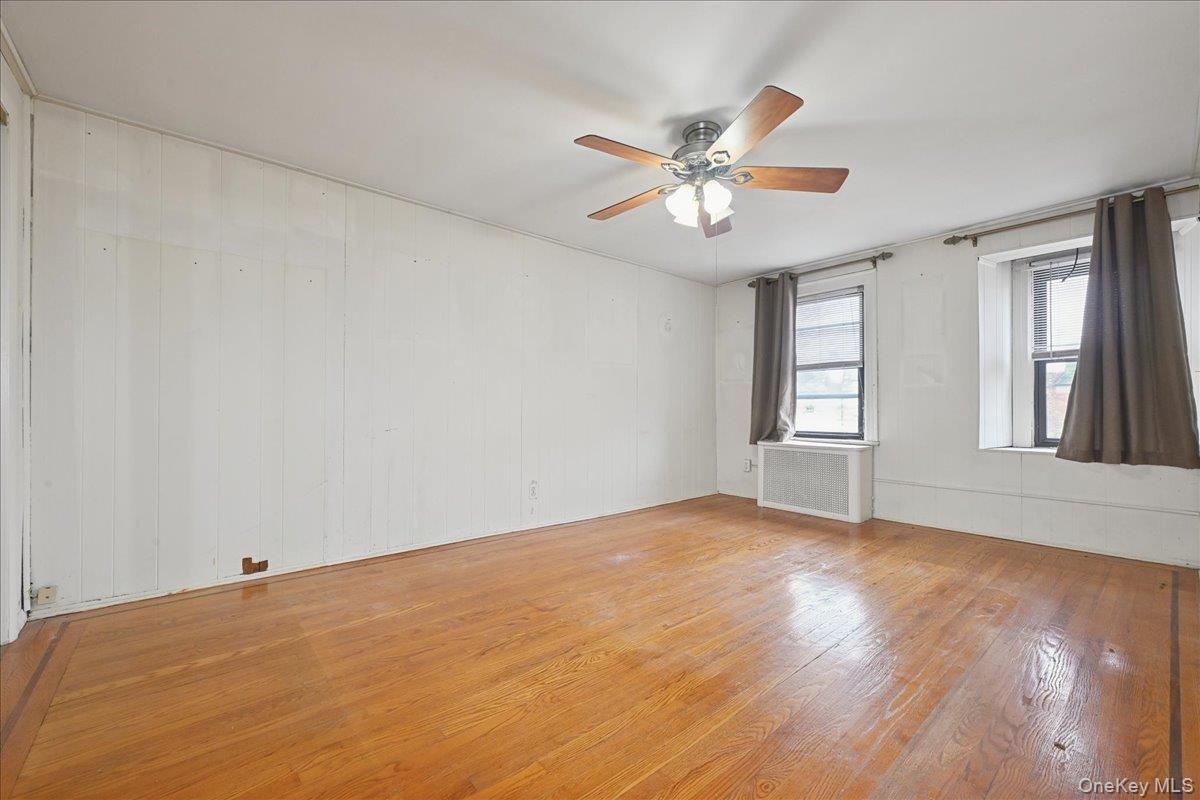 33 Dartmouth Street, Valley Stream, NY 11581