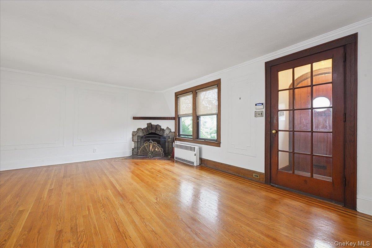 33 Dartmouth Street, Valley Stream, NY 11581