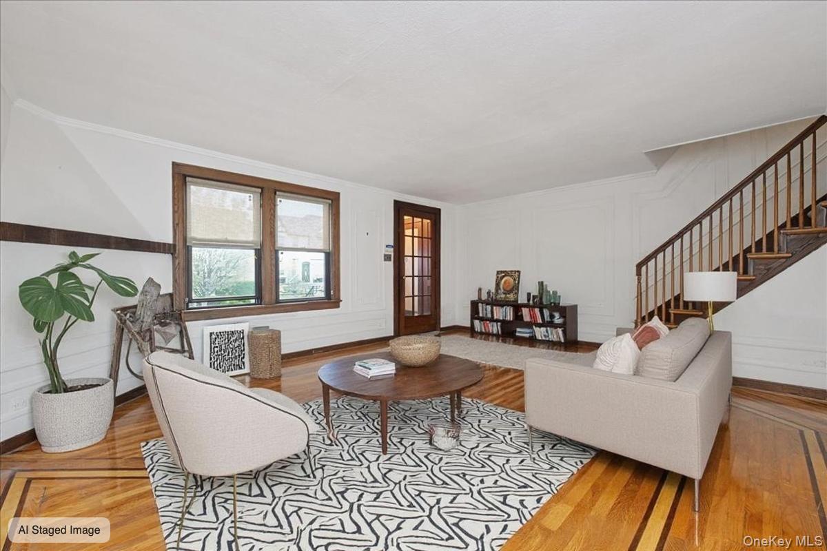 33 Dartmouth Street, Valley Stream, NY 11581