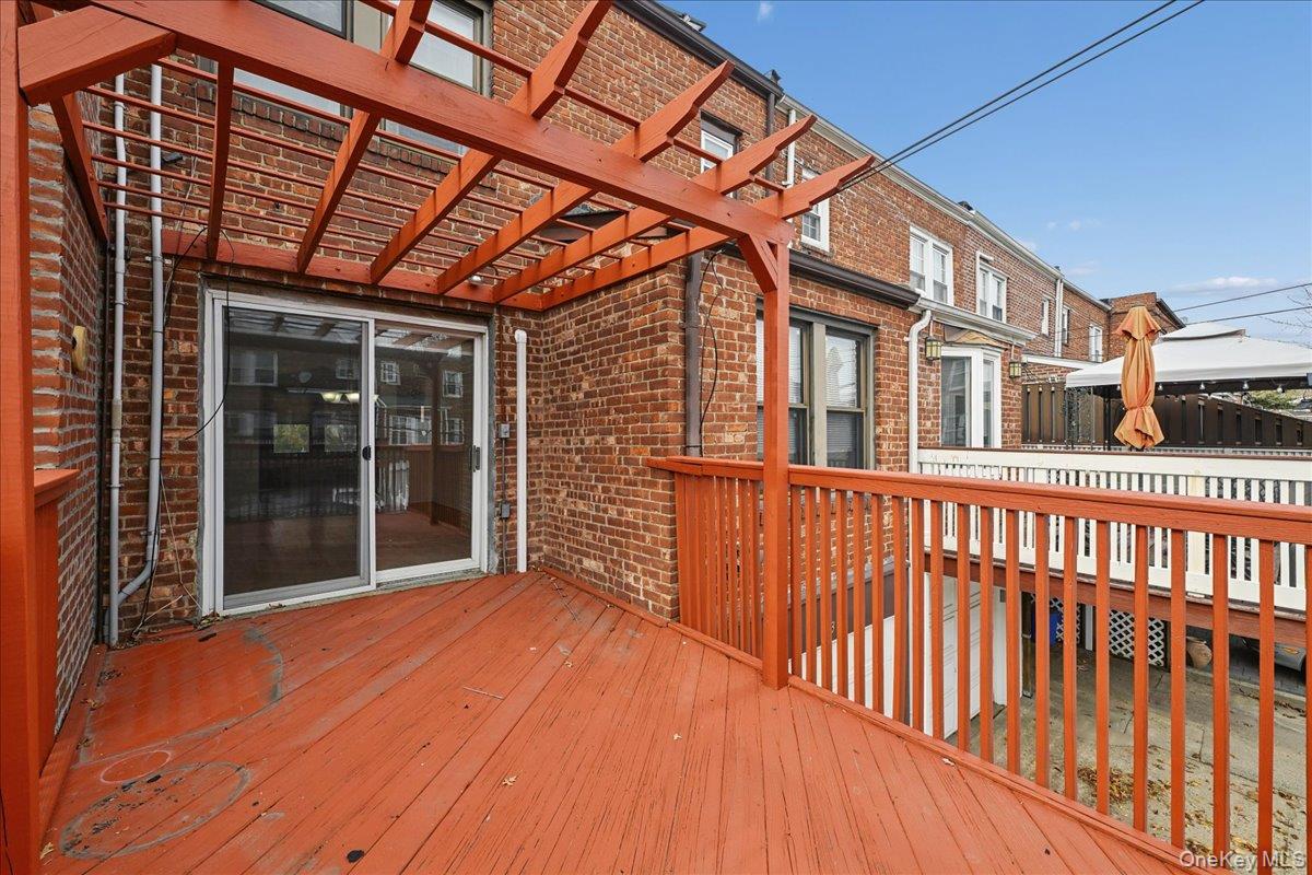 33 Dartmouth Street, Valley Stream, NY 11581