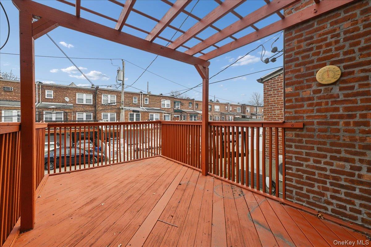 33 Dartmouth Street, Valley Stream, NY 11581