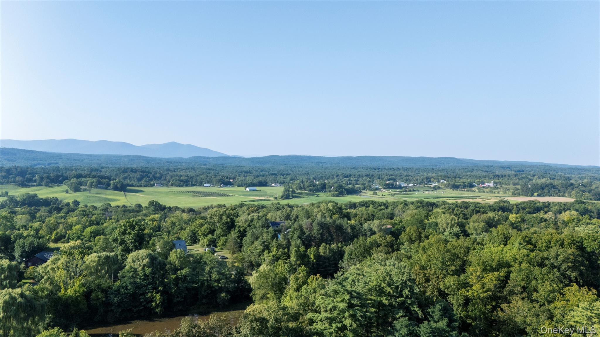 83 Sages Loop, Kerhonkson, NY 12446