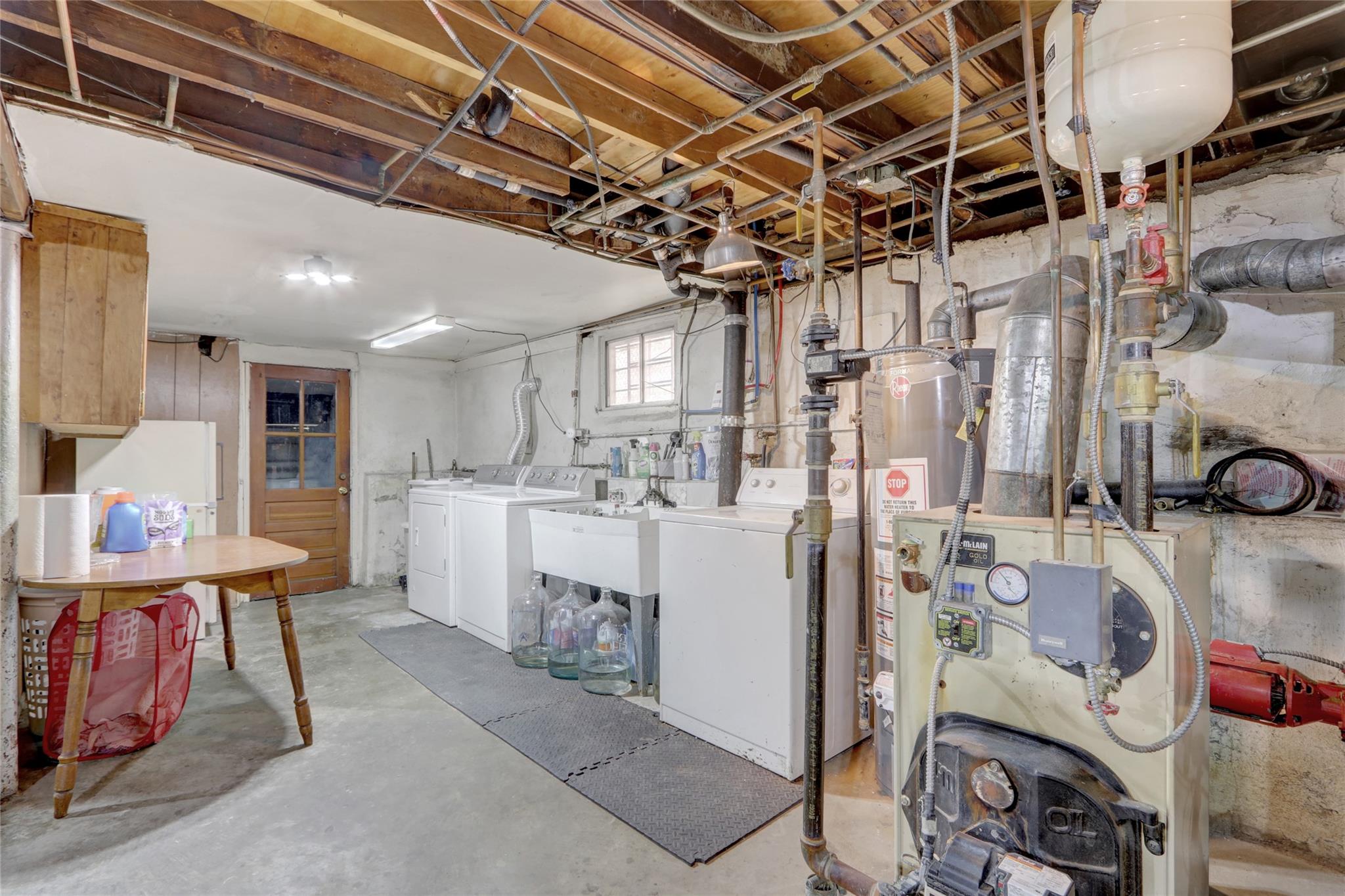 13042 59th Avenue, Flushing, NY 11355