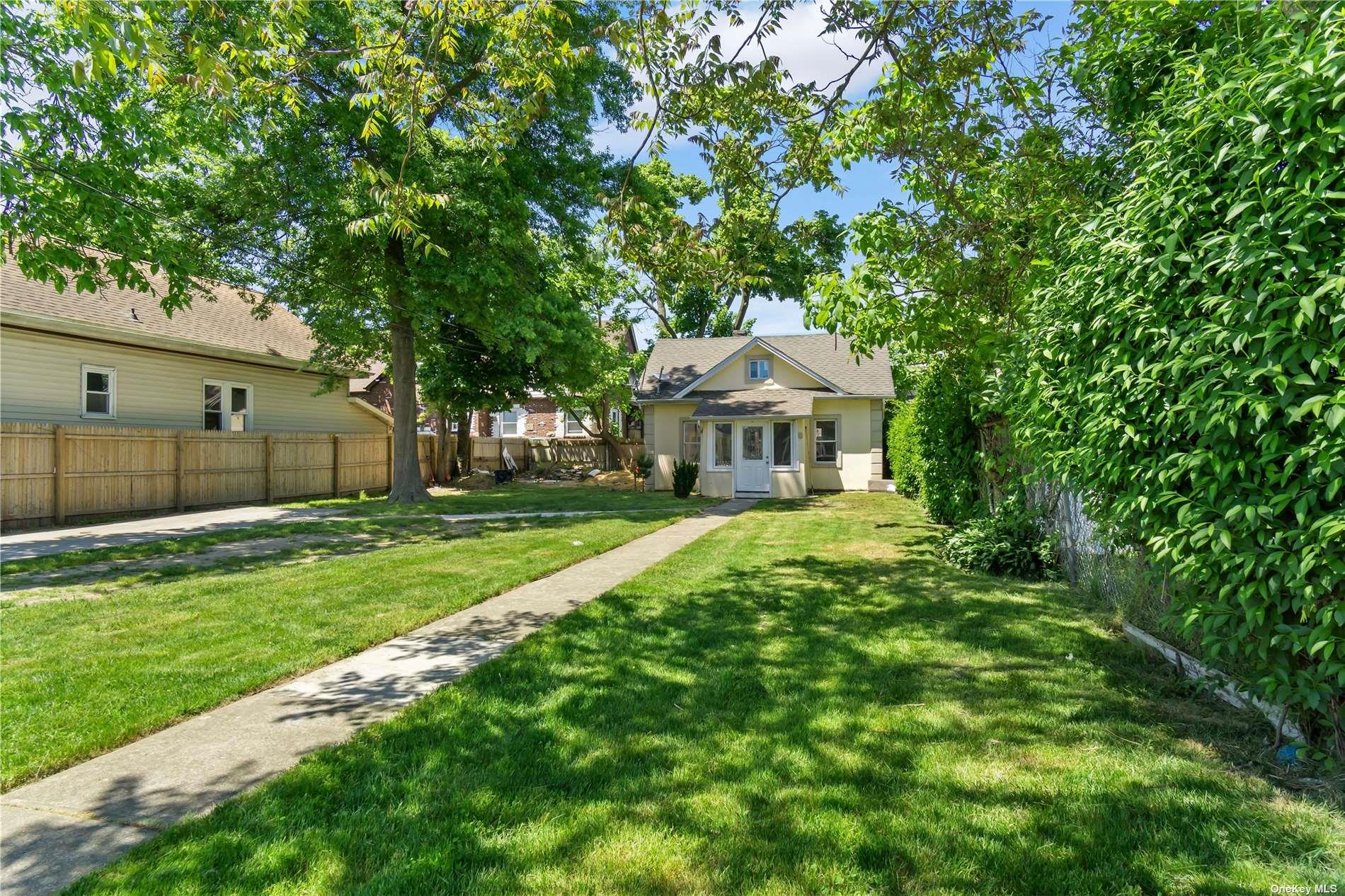 45 Dehnhoff Avenue, Freeport, NY 11520