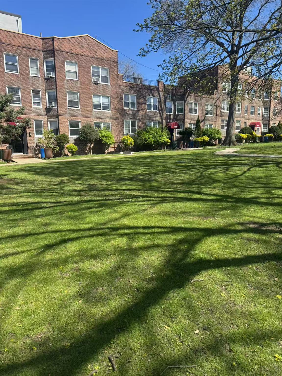 141-13 78th Road # 2M, Flushing, NY 11367
