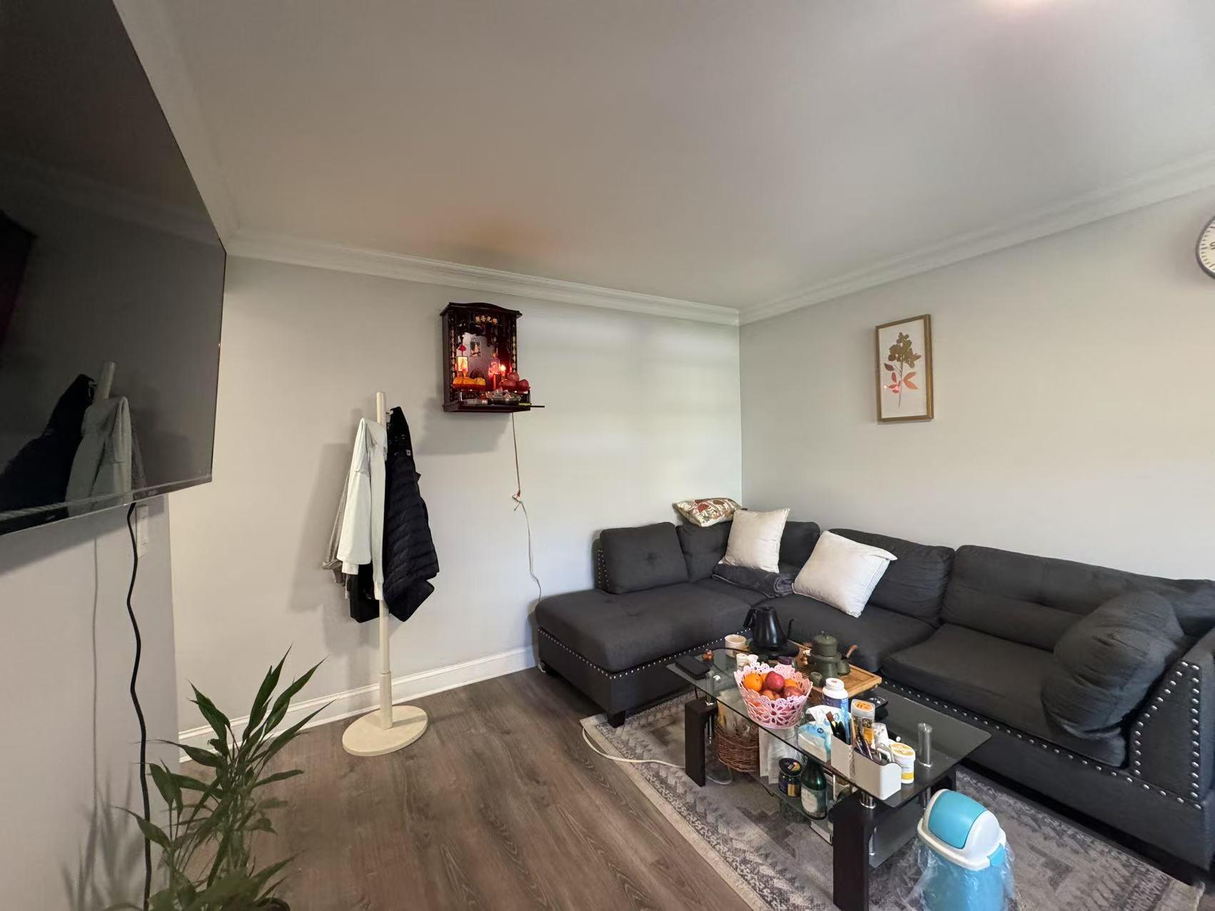 141-13 78th Road # 2M, Flushing, NY 11367