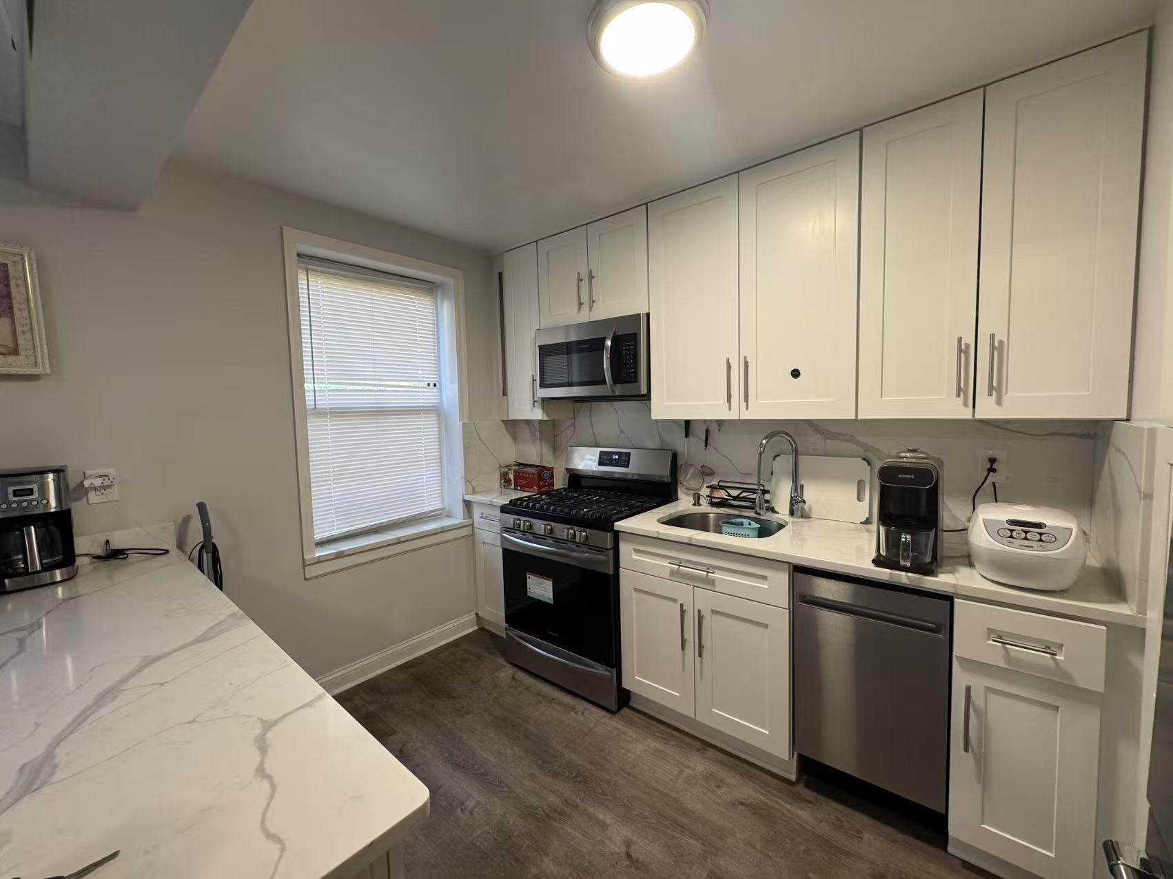 141-13 78th Road # 2M, Flushing, NY 11367