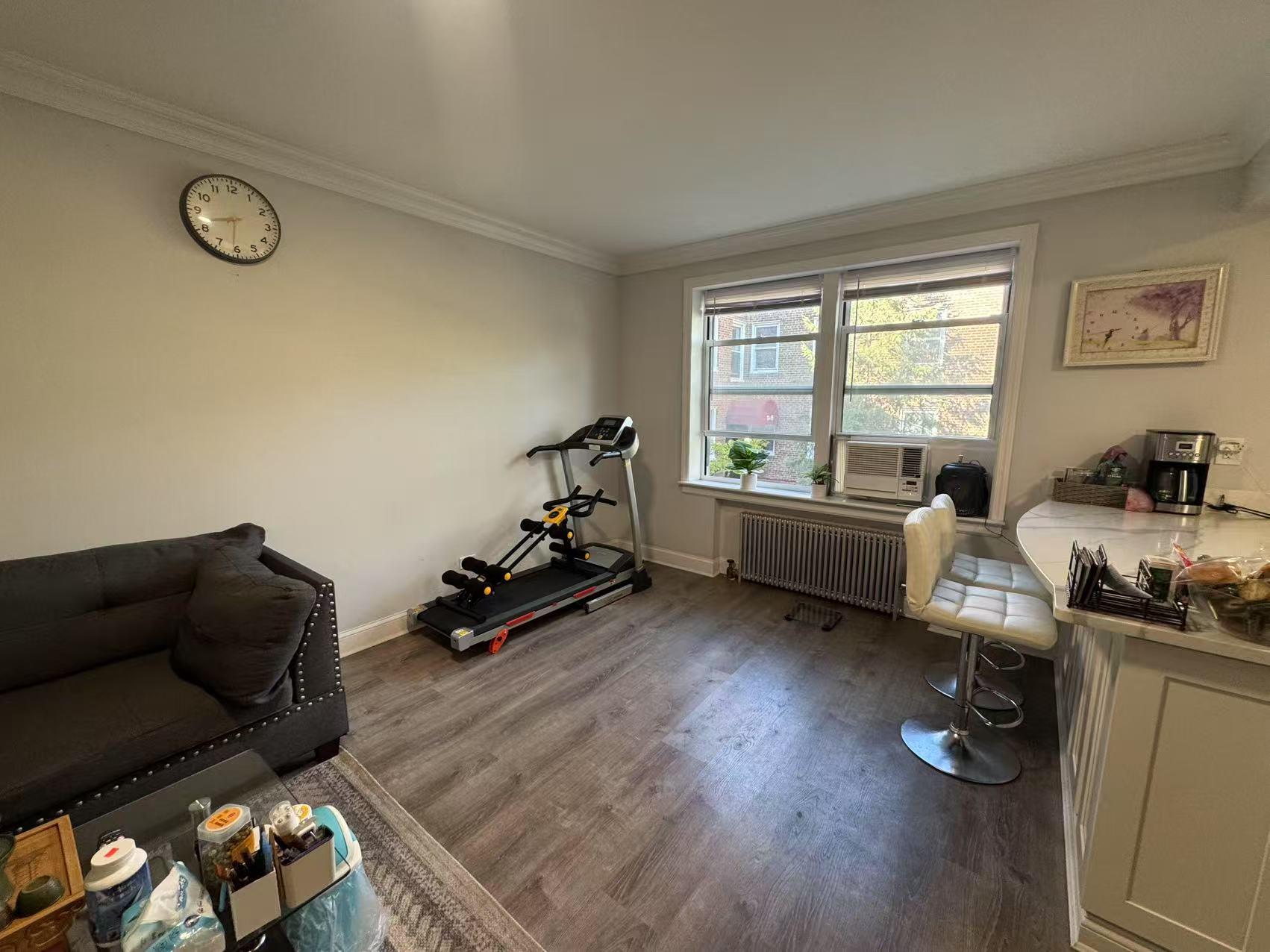 141-13 78th Road # 2M, Flushing, NY 11367