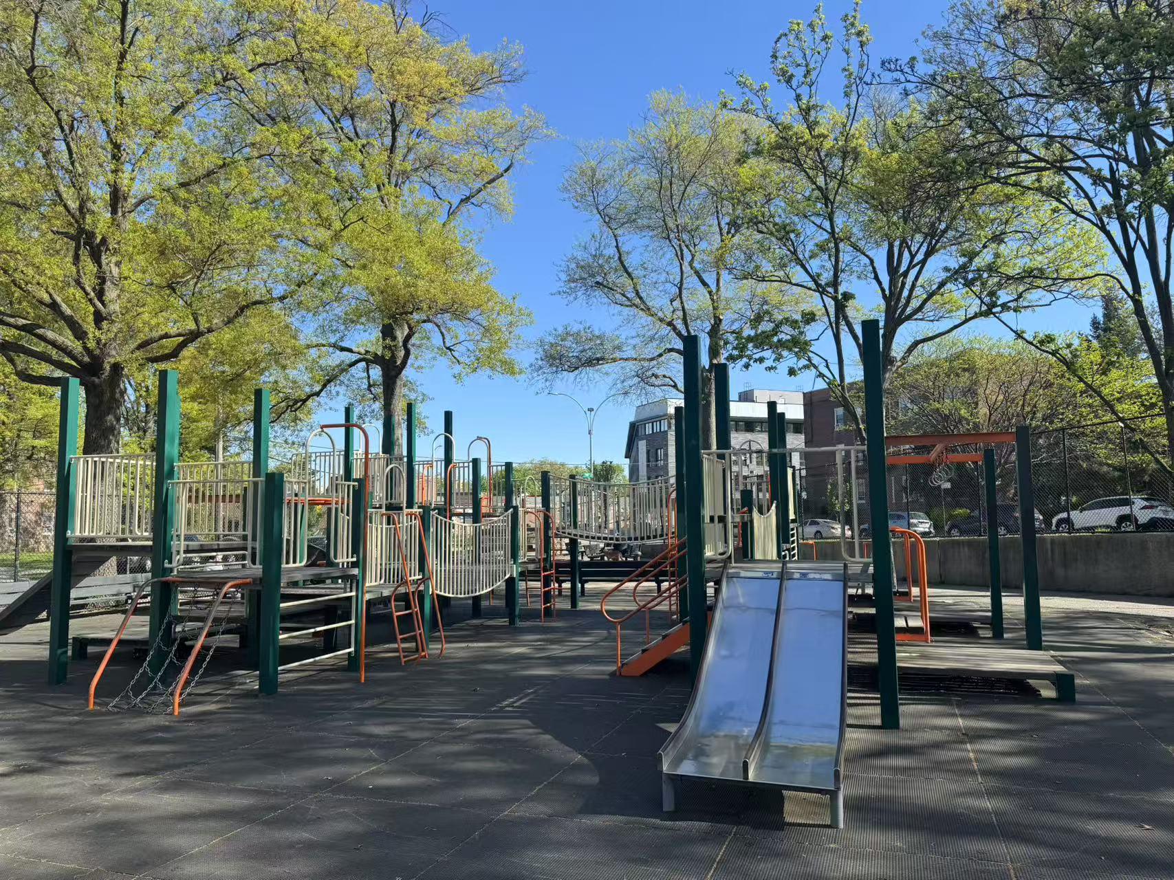 141-13 78th Road # 2M, Flushing, NY 11367