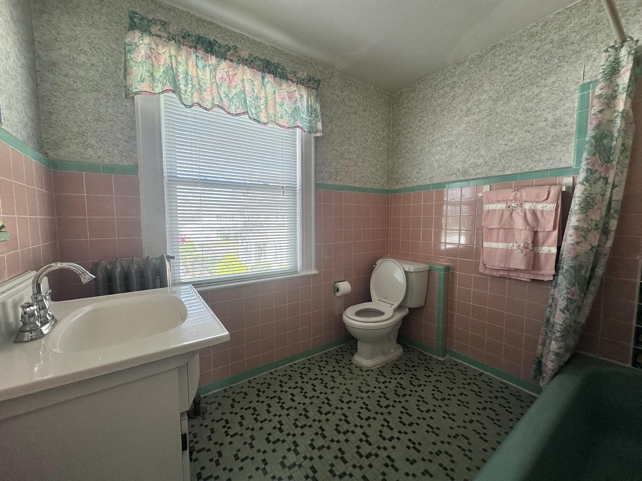 166 Franklin Street, Franklin Square, NY 11010