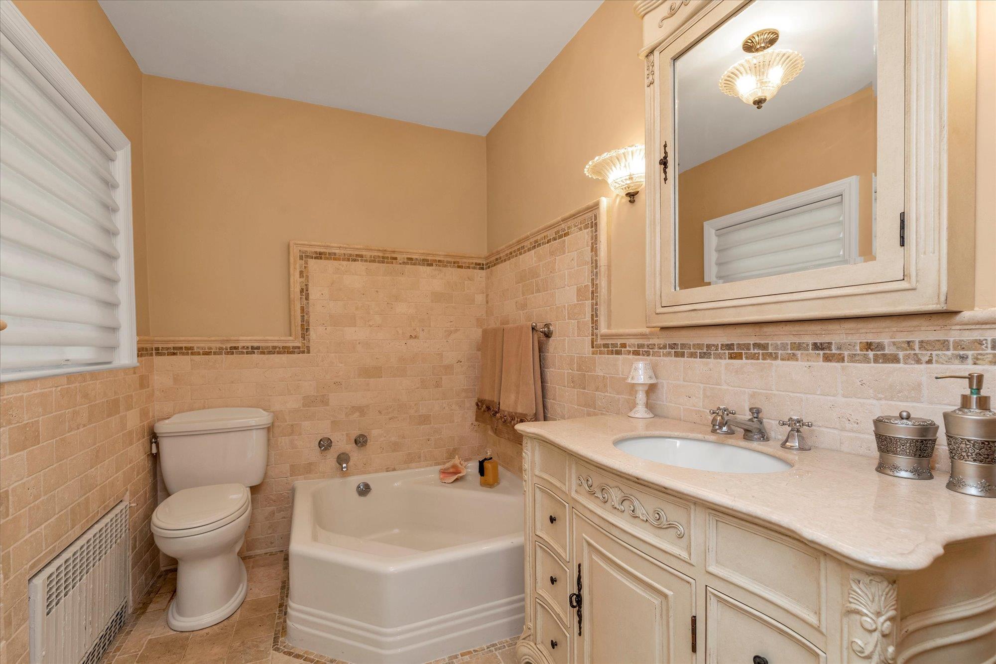757 Bixby Drive, Baldwin, NY 11510