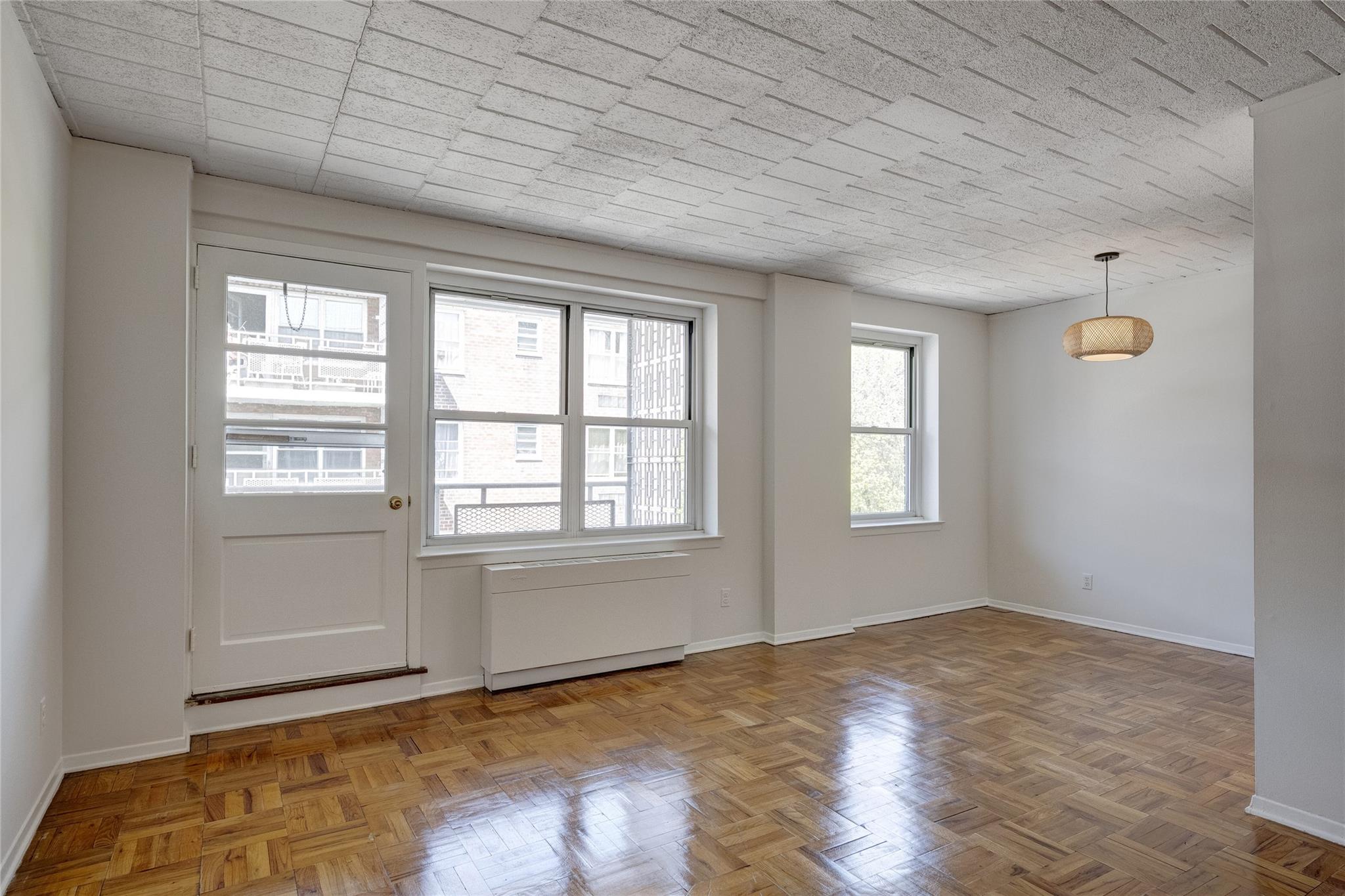 125 Main Street # 2U, Port Washington, NY 11050