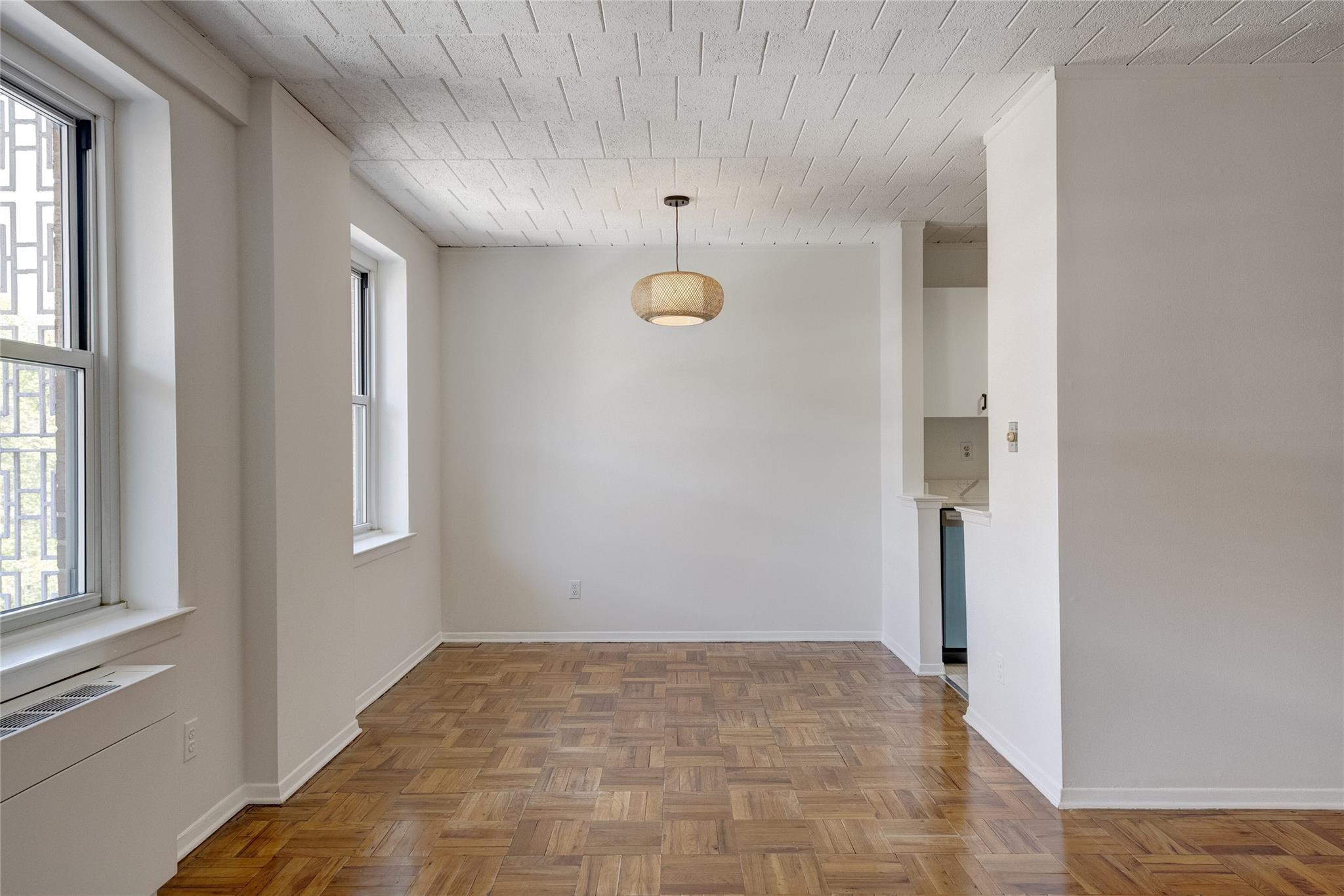 125 Main Street # 2U, Port Washington, NY 11050