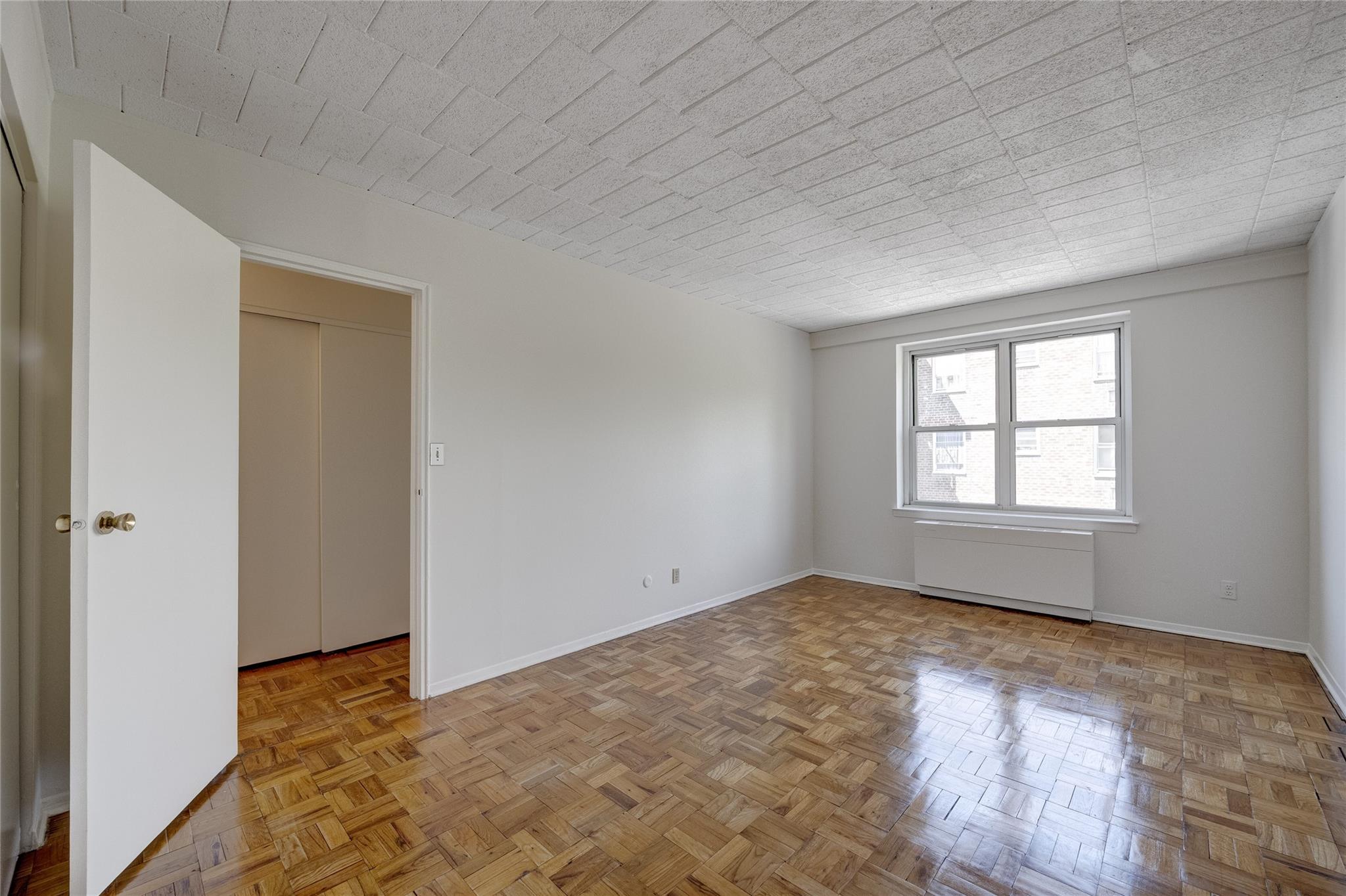 125 Main Street # 2U, Port Washington, NY 11050