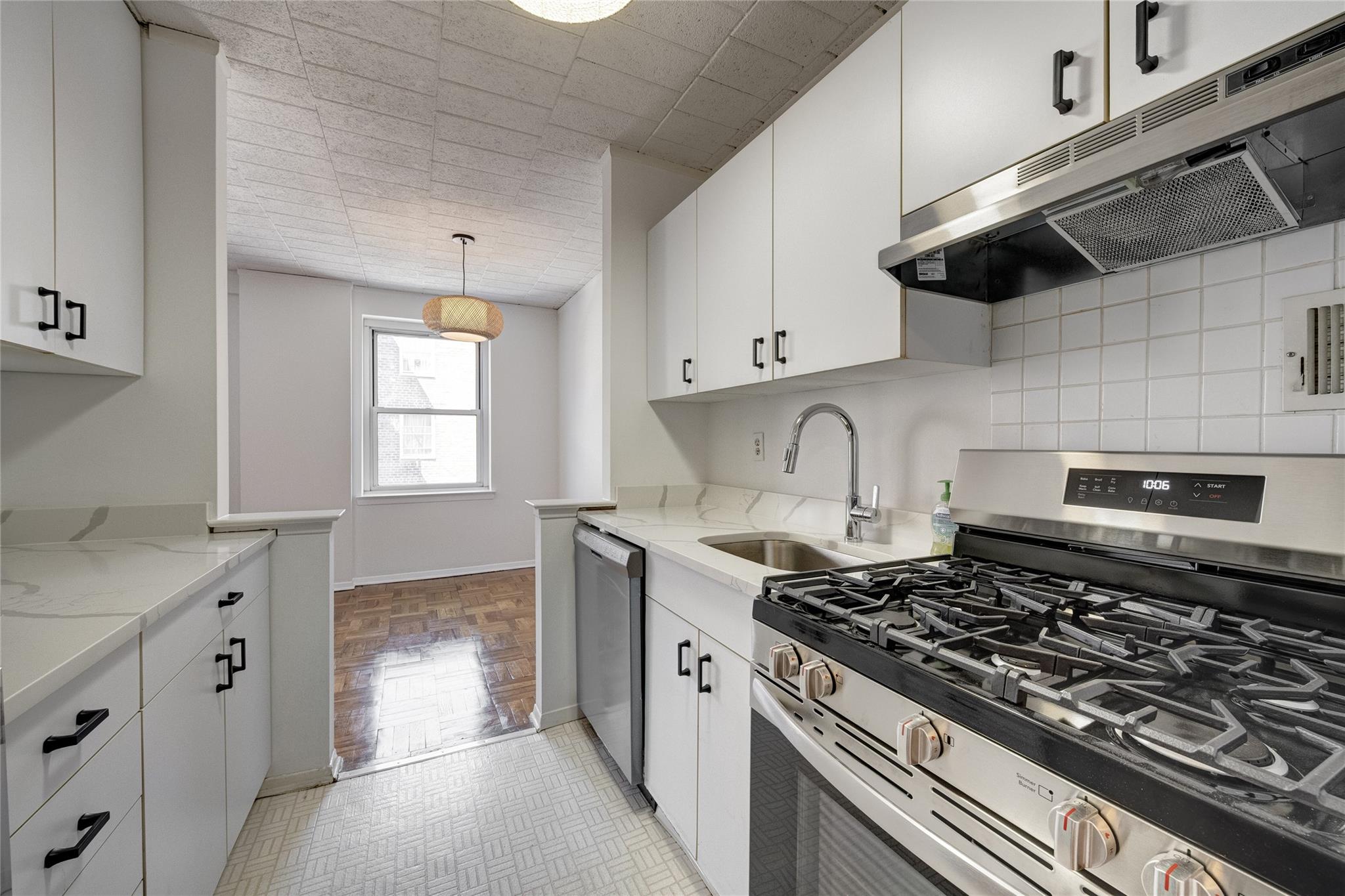 125 Main Street # 2U, Port Washington, NY 11050