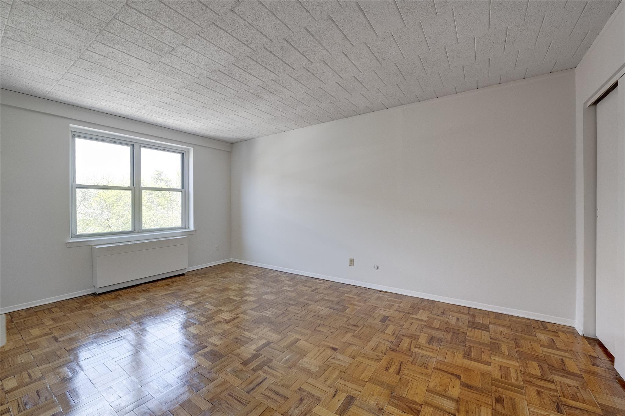 125 Main Street # 2U, Port Washington, NY 11050