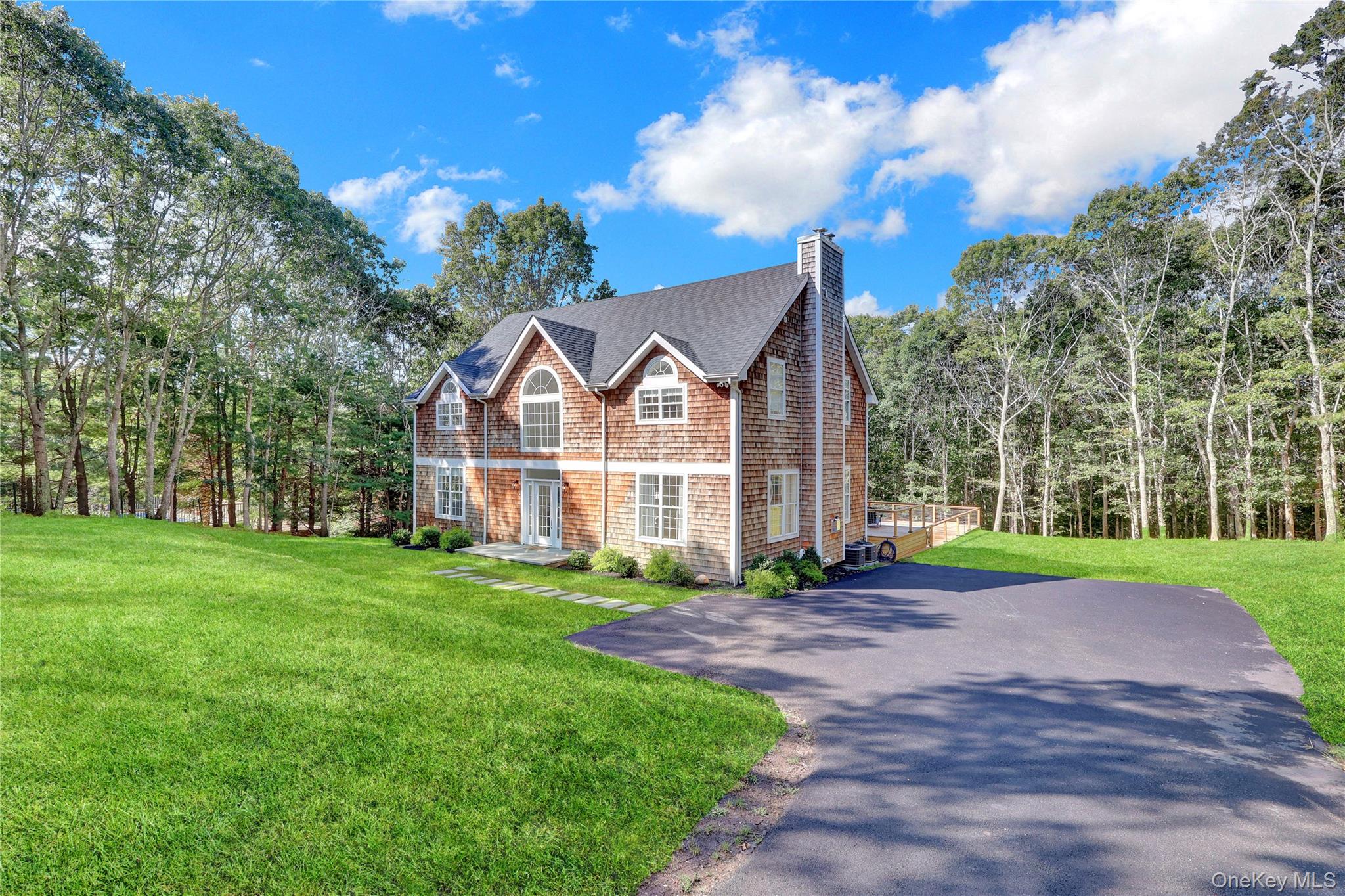 15 Deer Ridge Trail, Water Mill, NY 11976