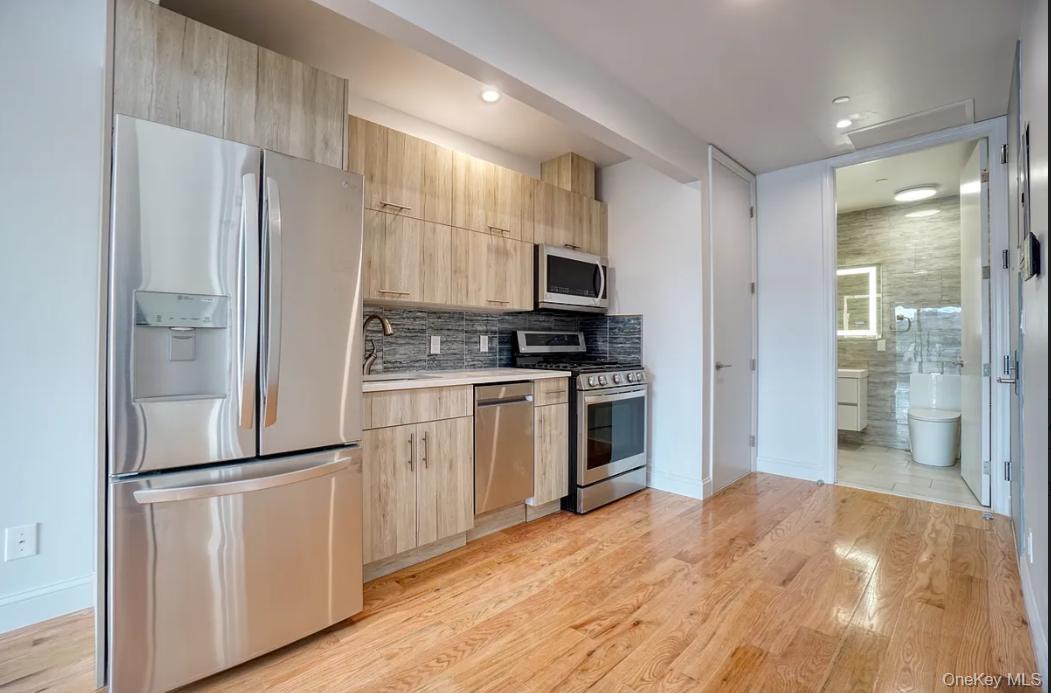 28-06 21 Street # 6FA, Astoria, NY 11102