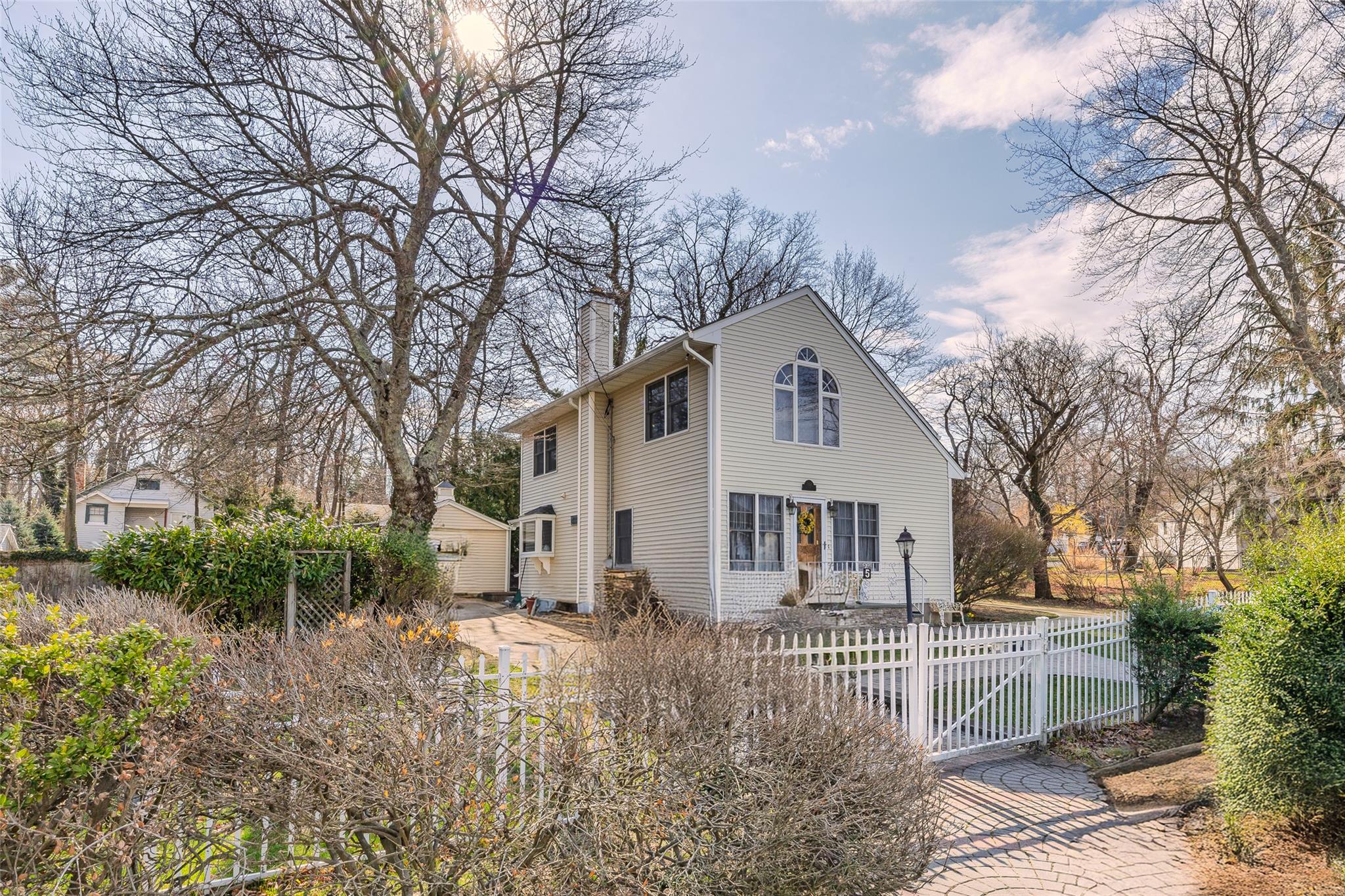 5 Elm Road, Rocky Point, NY 11778