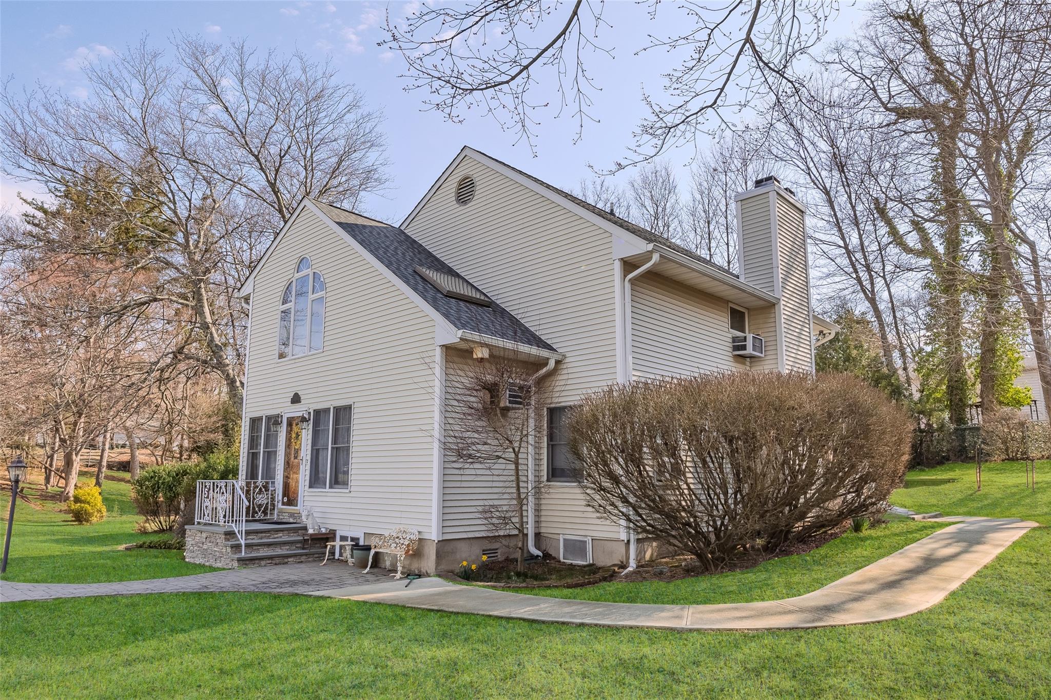 5 Elm Road, Rocky Point, NY 11778